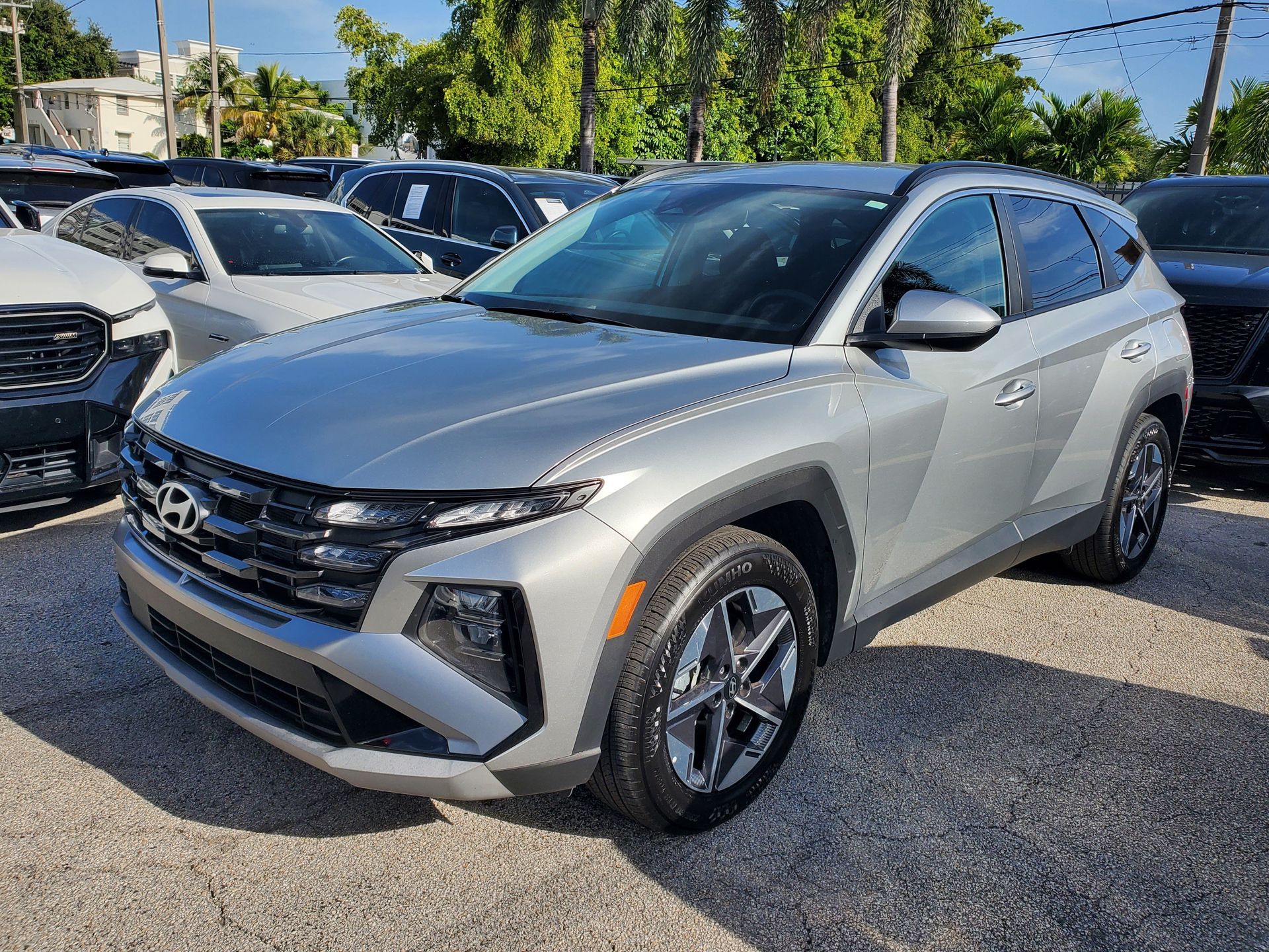Shimmering Silver 2025 Hyundai Tucson SUV / Crossover Front-Wheel Drive 8-Speed Automatic