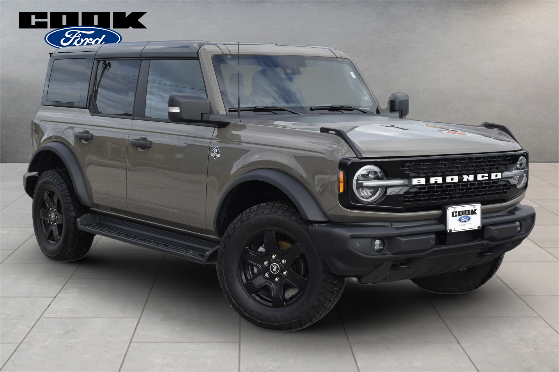 2025 Ford Bronco Outer Banks Gray at Legacy Ford