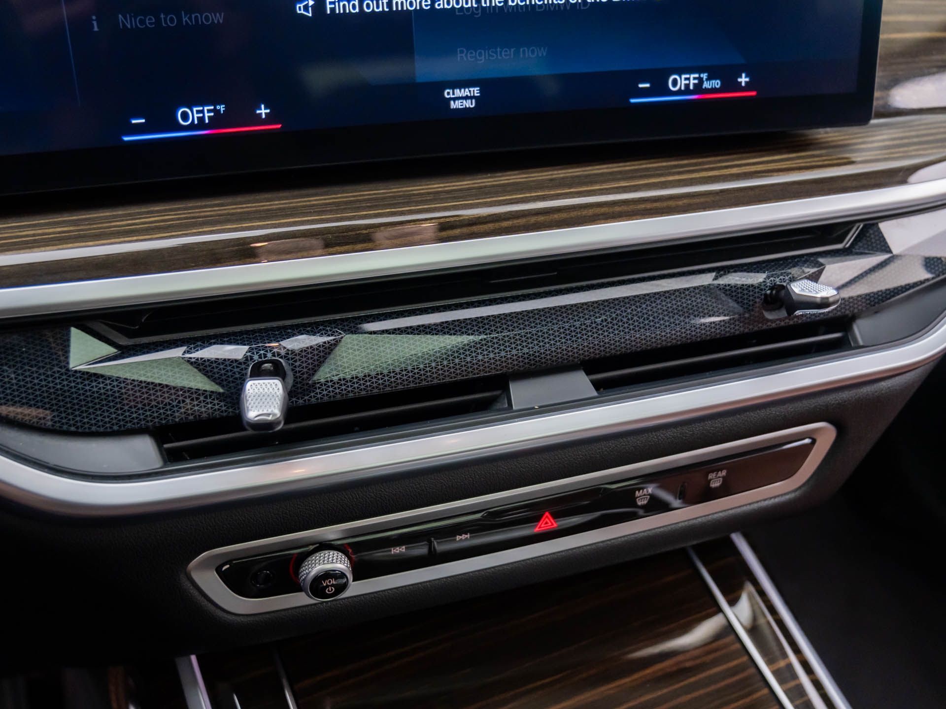 2023 BMW X7 xDrive40i photo
