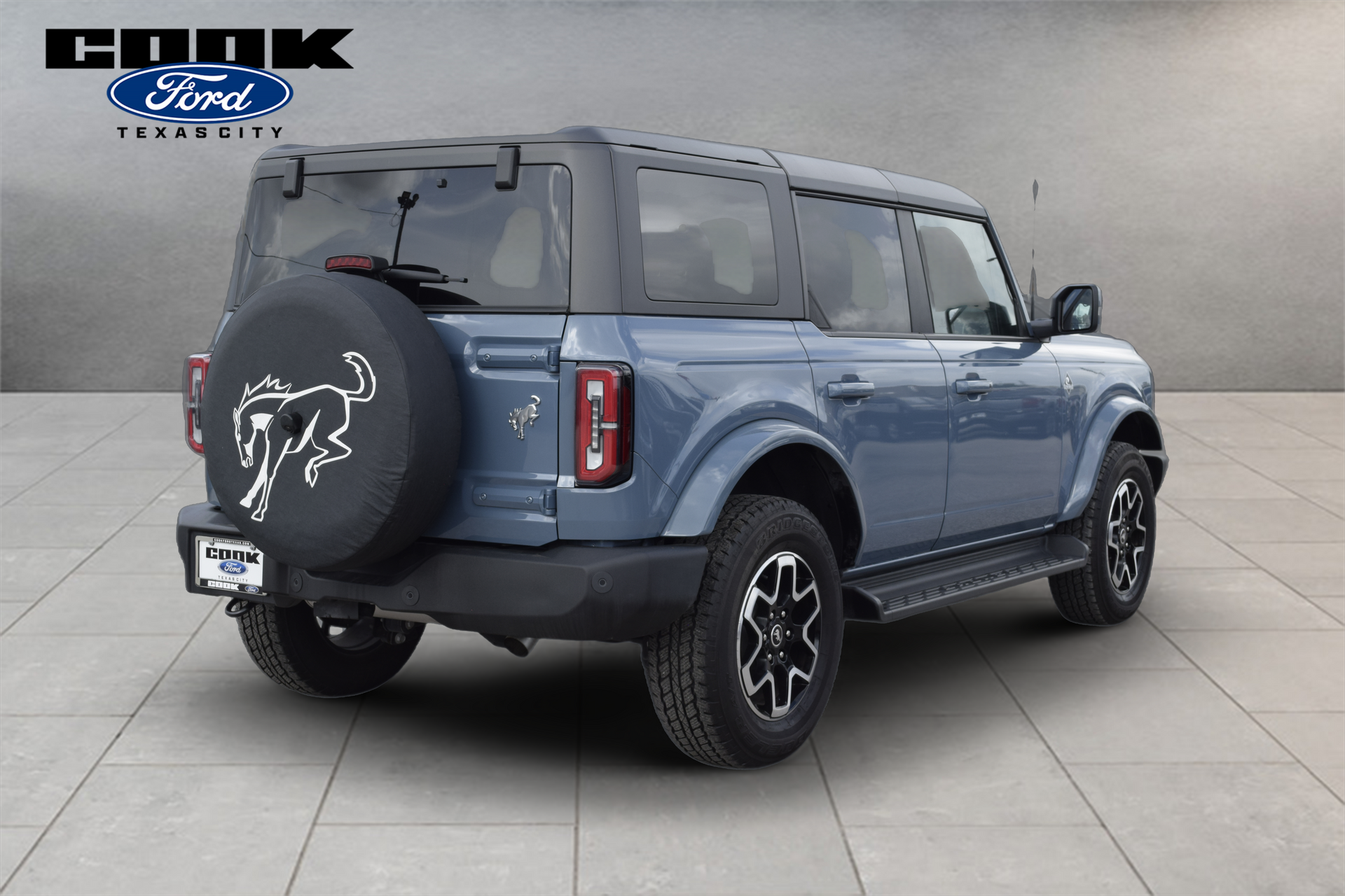 2025 Ford Bronco Outer Banks - 2