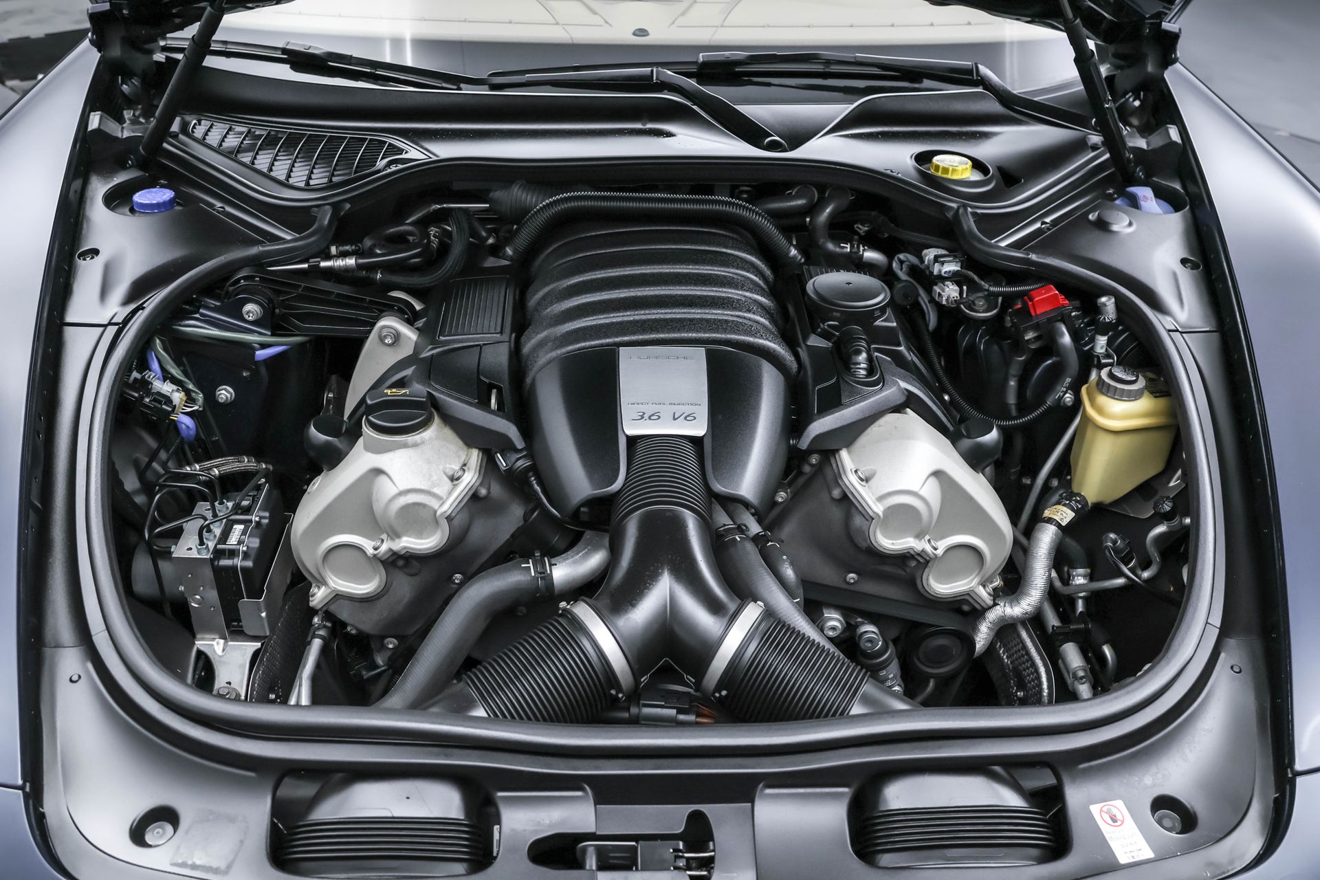 2015 PORSCHE PANAMERA - Image 39