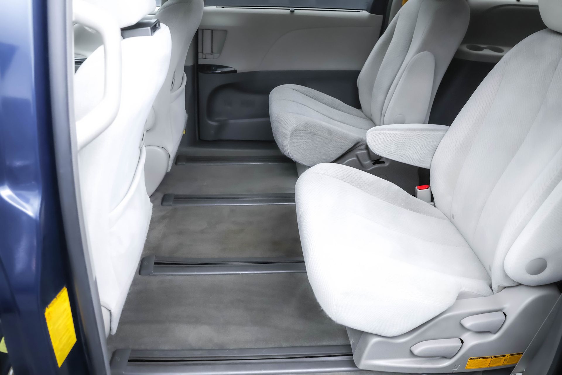 2012 TOYOTA SIENNA - Image 21