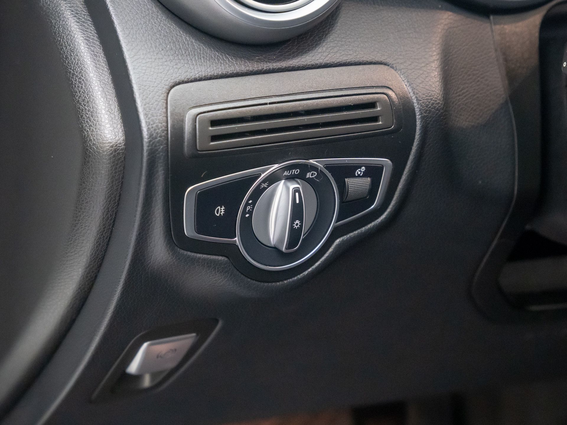 2021 Mercedes-Benz GLC GLC 300 photo
