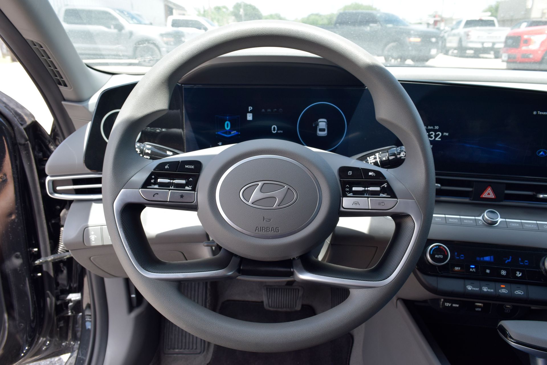 2024 Hyundai Elantra SEL Black at Community Honda