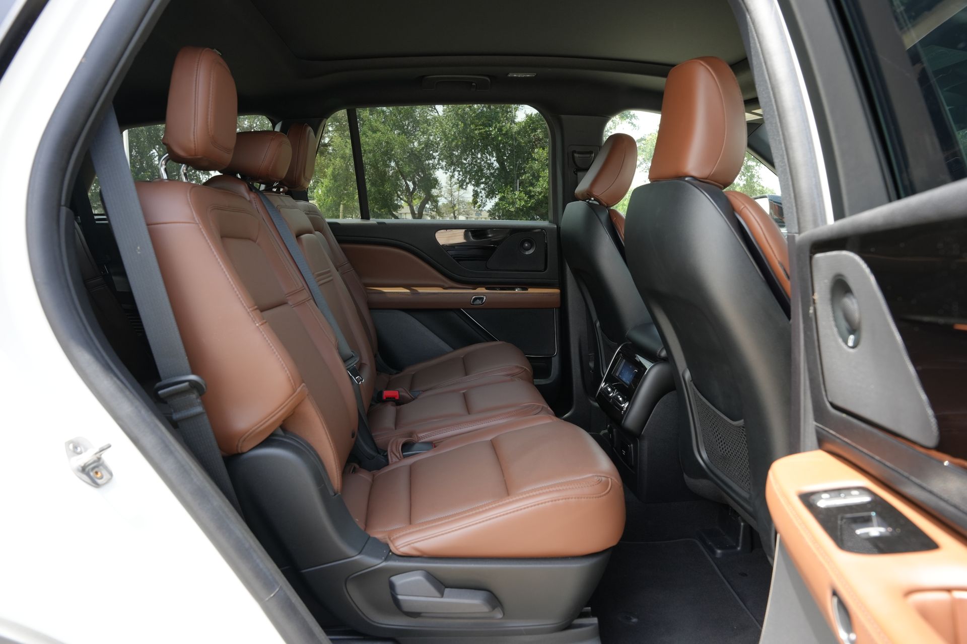 2023 Lincoln Aviator Reserve White at Genesis of Spring