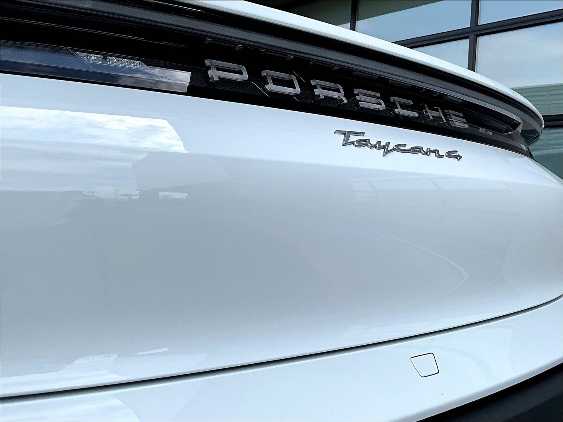2025 Taycan 4 picture #23