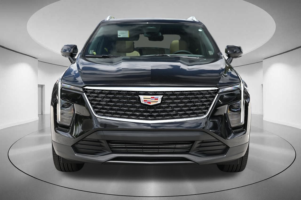 2024 Cadillac XT4 Luxury 8