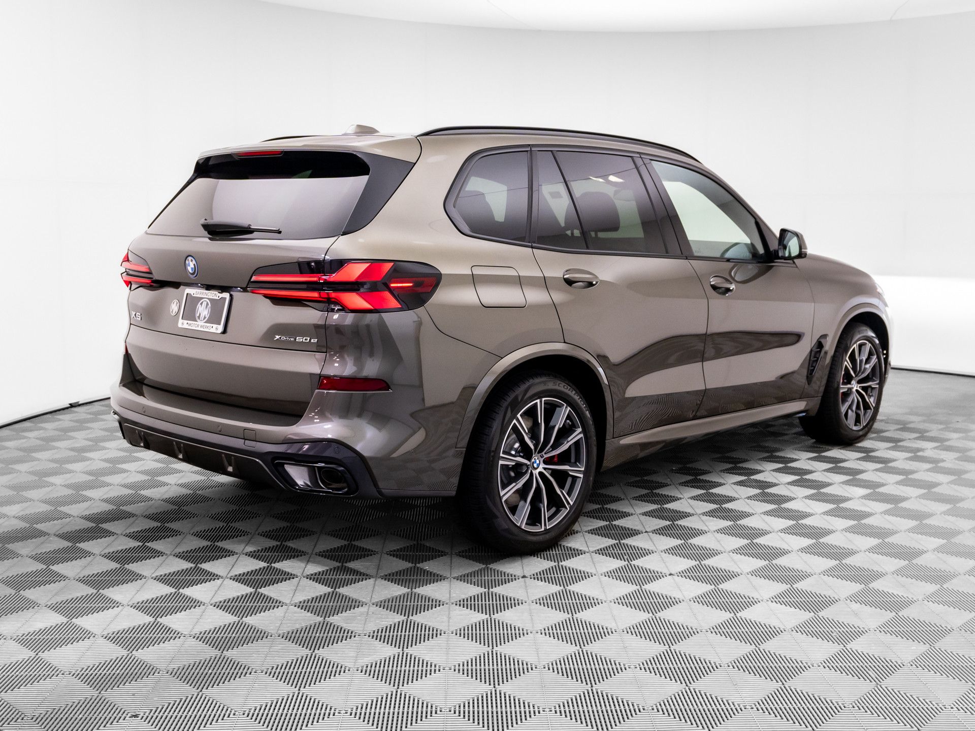 View vehicle photo 6