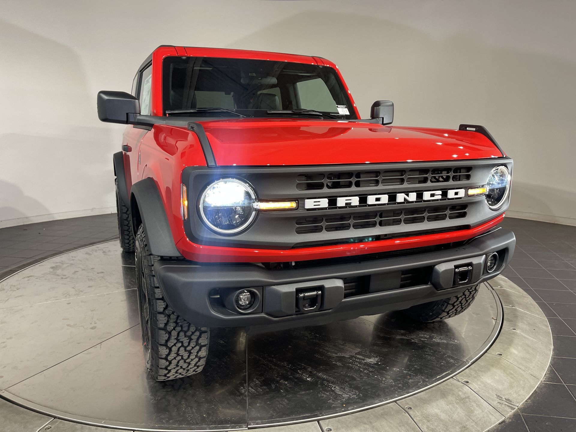 2024 Ford Bronco Black Diamond 12