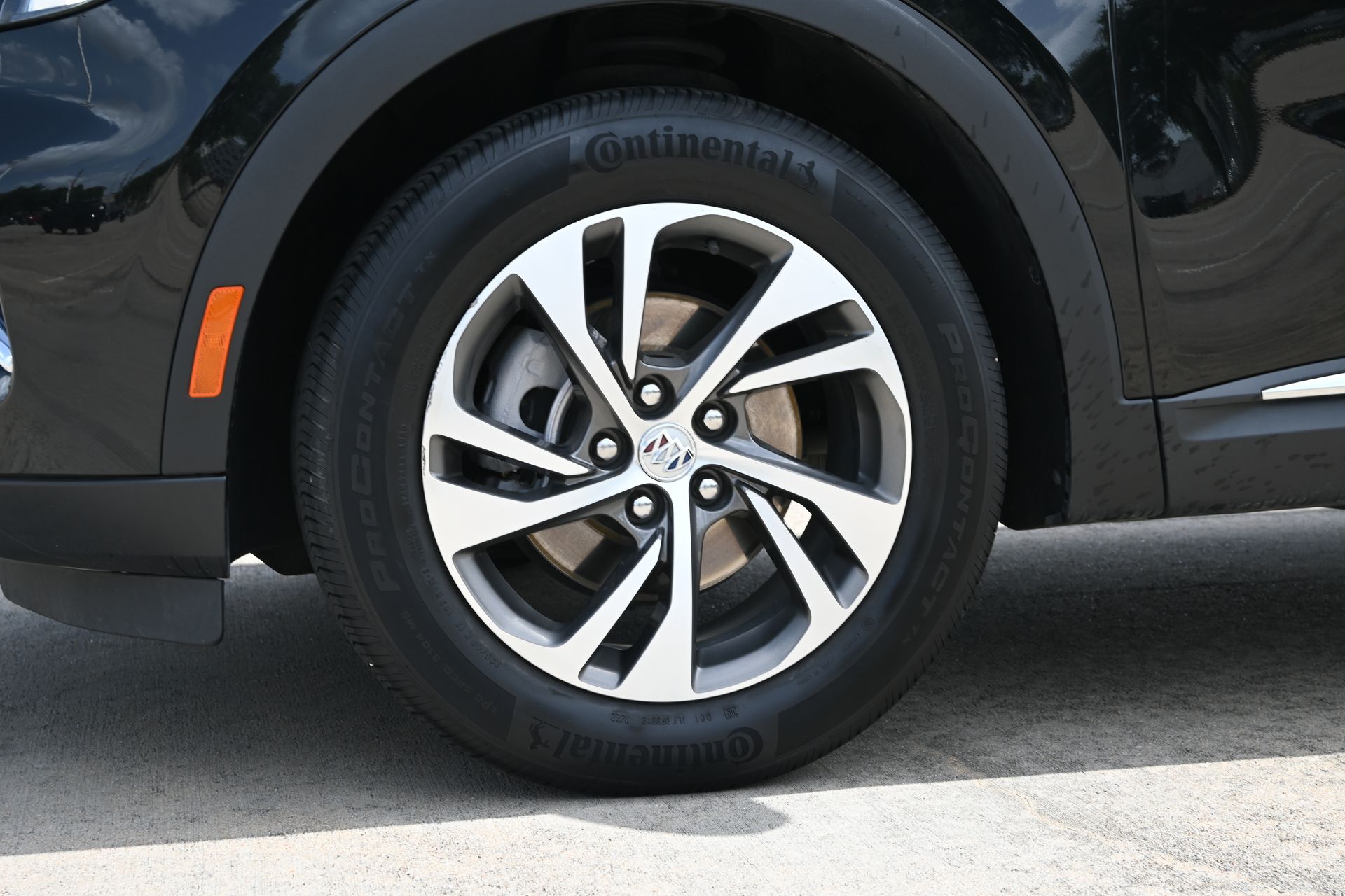 2023 Buick Envision Essence Black at Baytown Hyundai