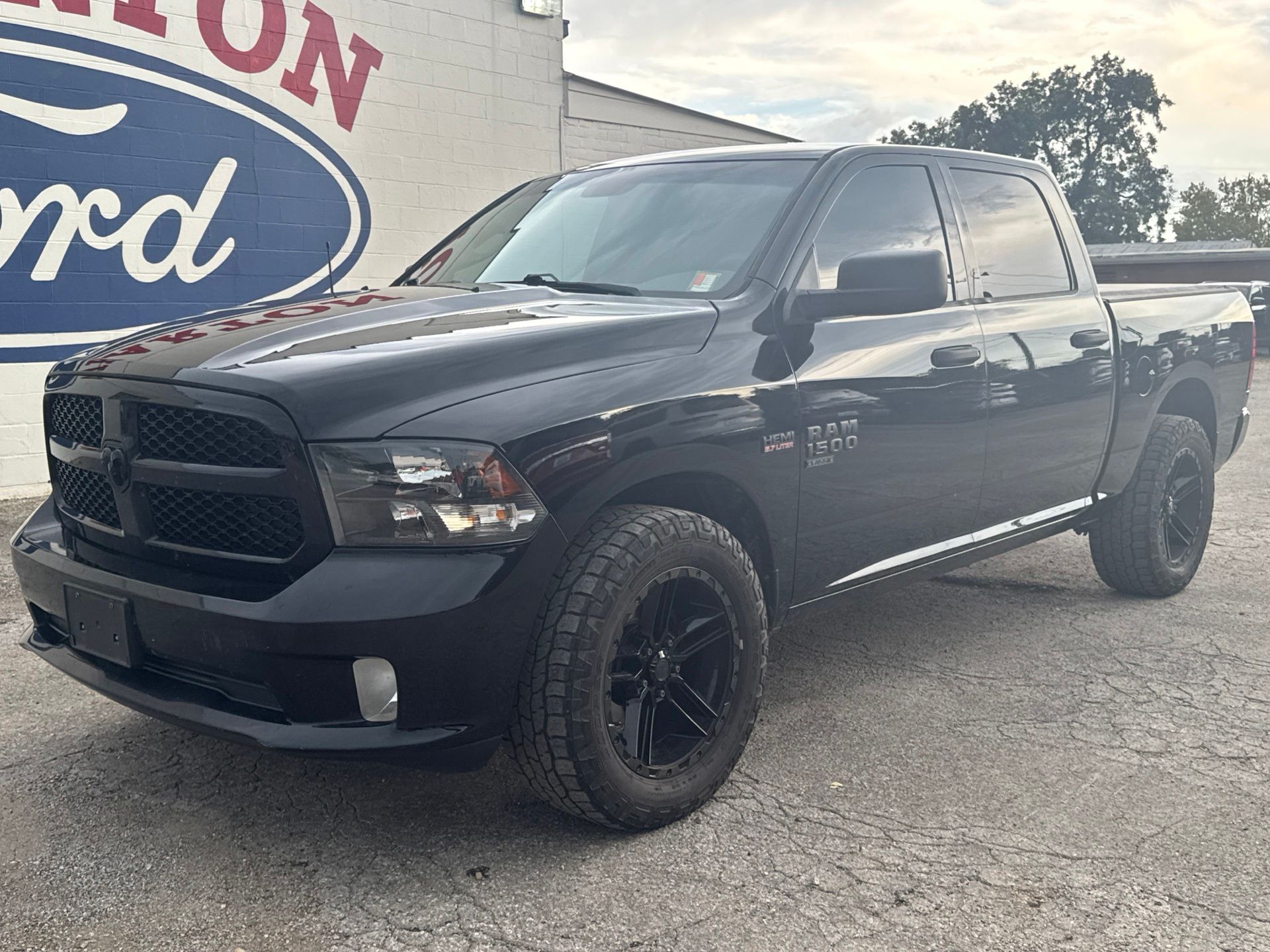 2019 Ram 1500 Classic Express - 0
