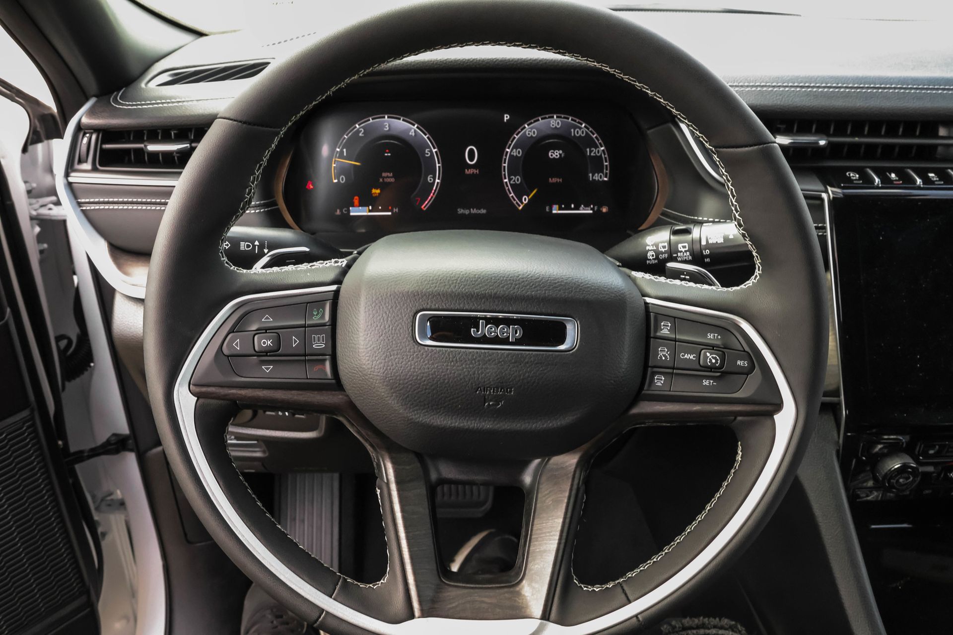 2025 JEEP GRAND CHEROKEE - Image 28