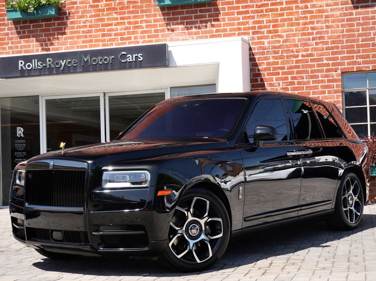 2022 Rolls-Royce Cullinan Black Badge's photo