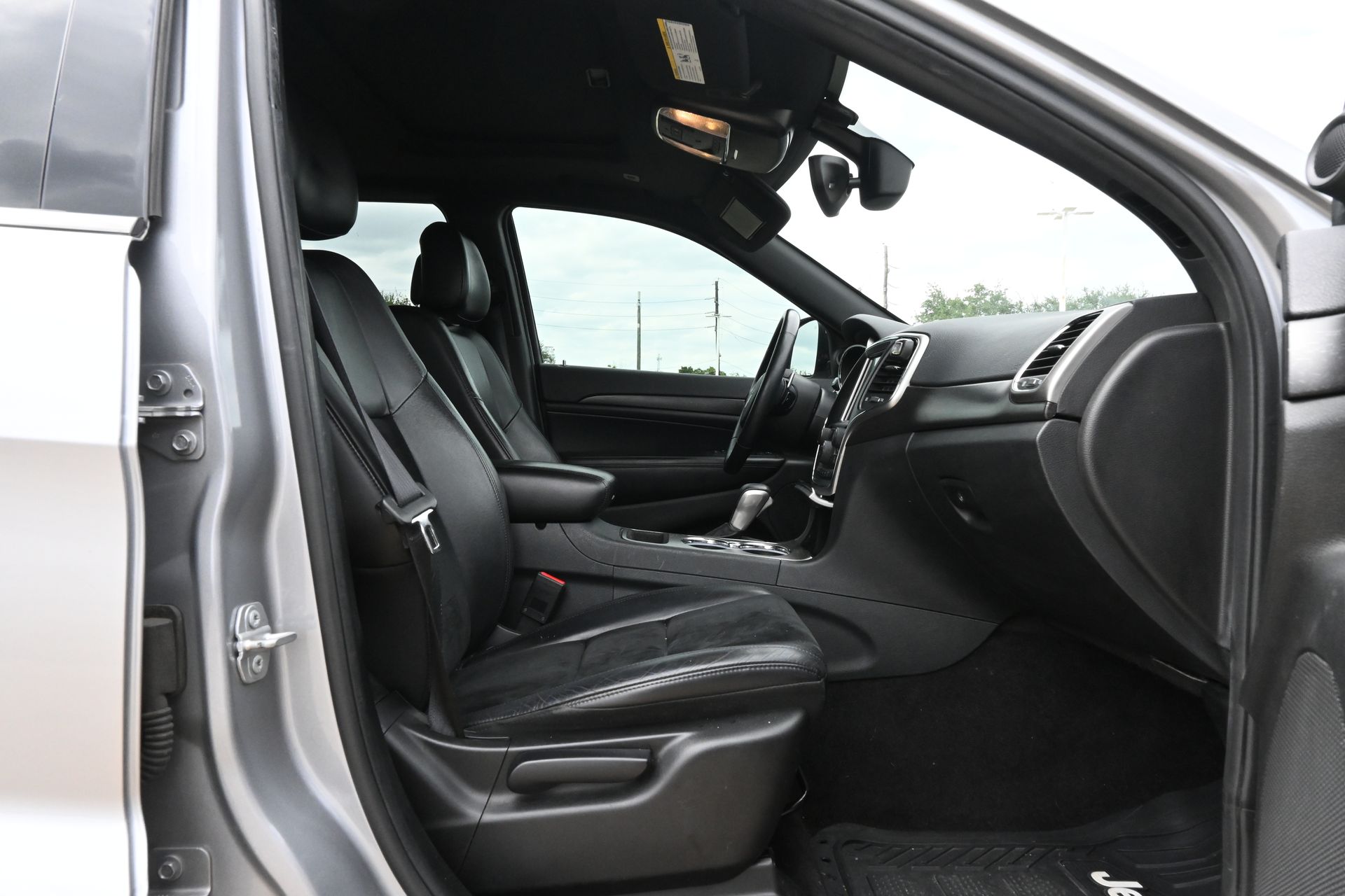 2017 Jeep Grand Cherokee Altitude Silver at DeMontrond Auto Country