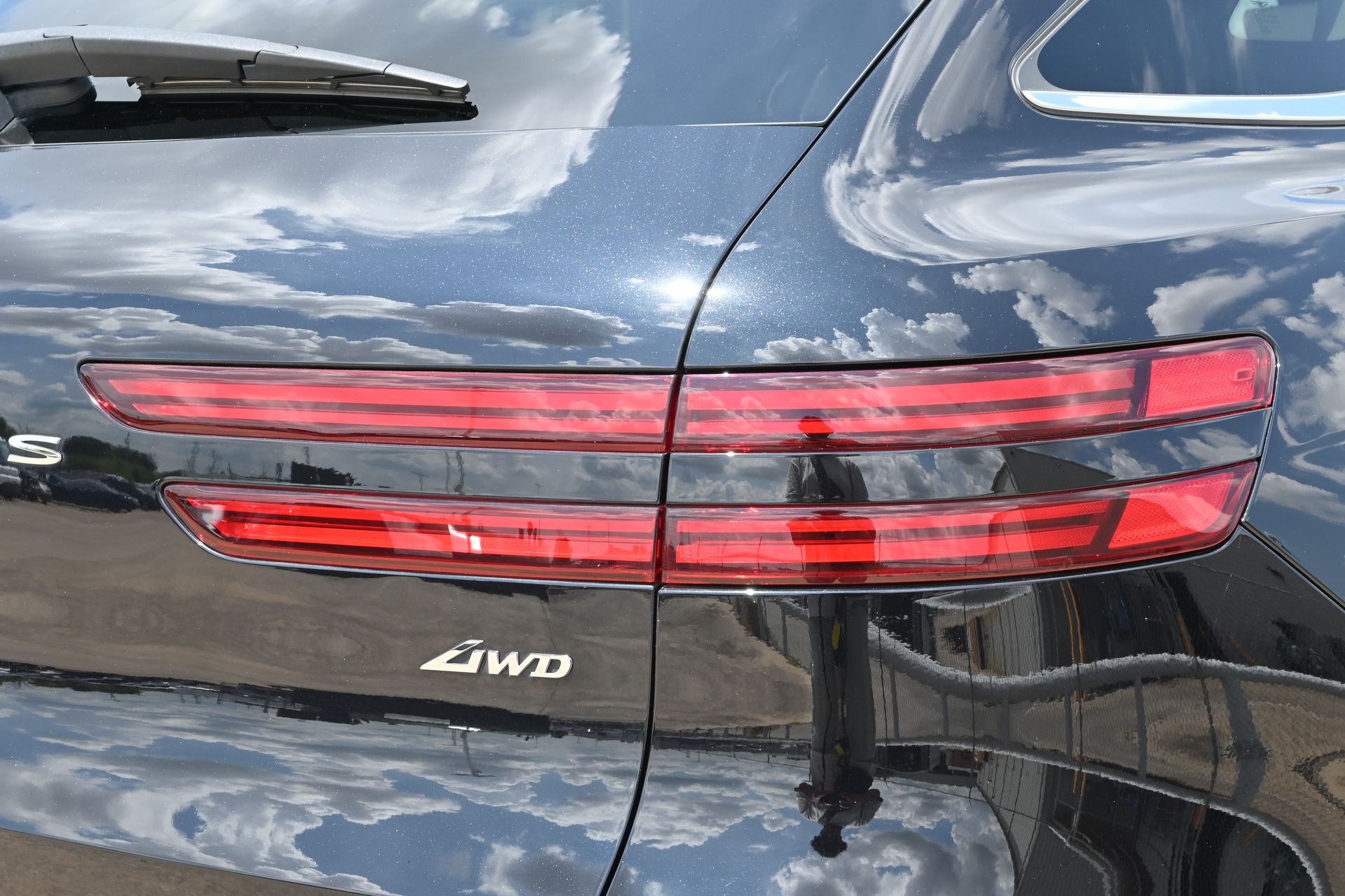 2024 Genesis GV70 2.5T Black at AutoSavvy Houston Southwest