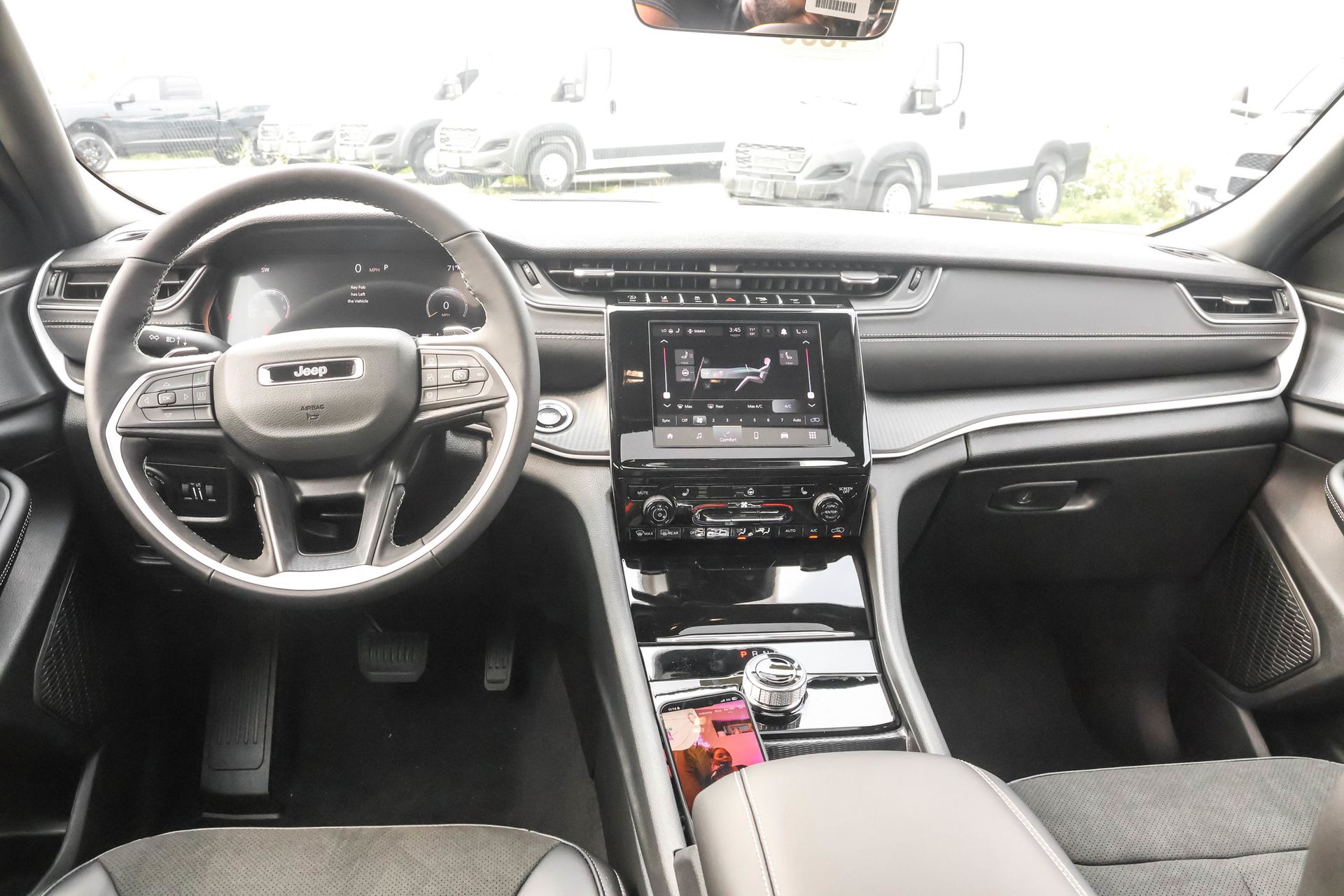 2025 JEEP GRAND CHEROKEE - Image 15