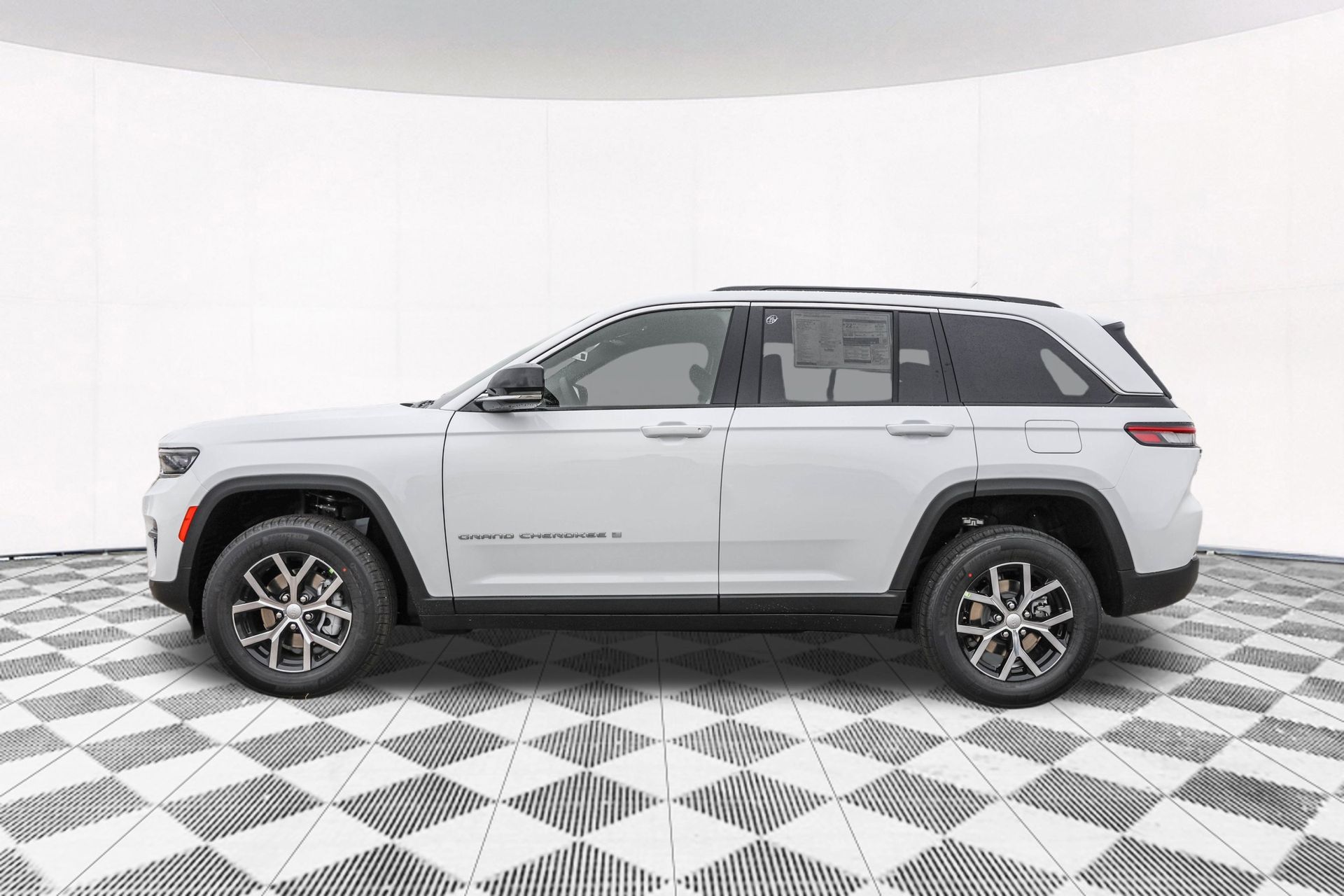 2025 JEEP GRAND CHEROKEE - Image 8