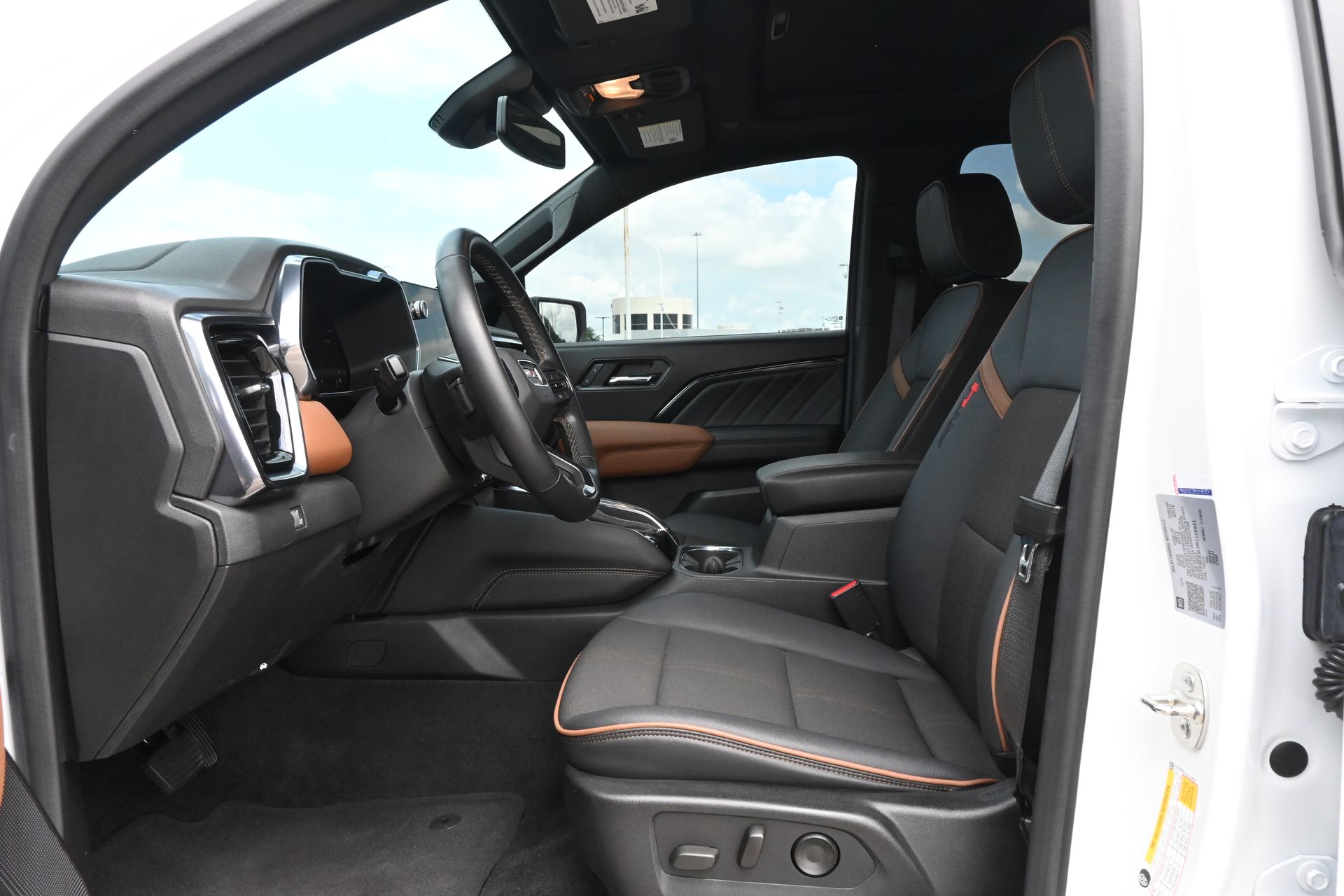 2024 GMC Canyon AT4 White at Big Star Buick GMC