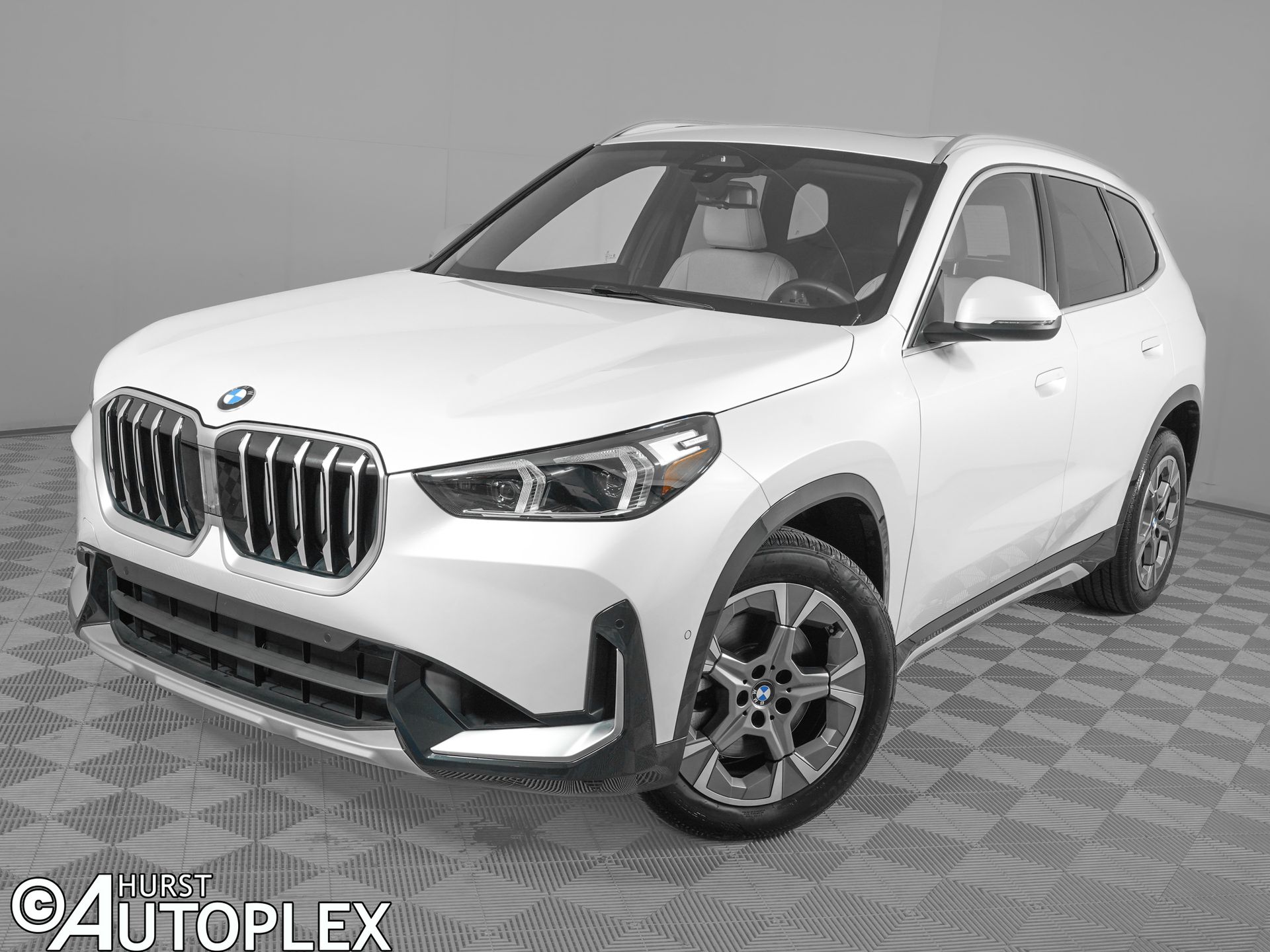 Mineral White Metallic 2025 BMW X1 xDrive28i SUV / Crossover All-Wheel Drive 7-Speed Automatic
