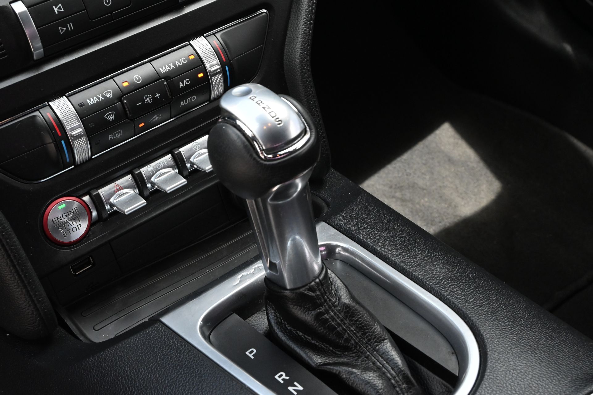 2022 Ford Mustang EcoBoost - 9