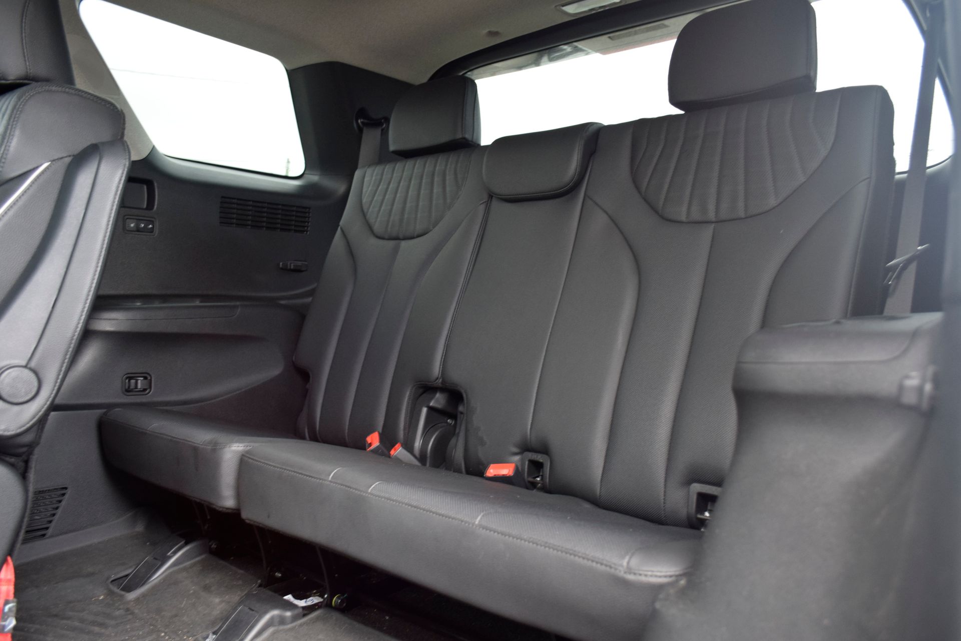 2023 Hyundai Palisade Limited Silver at Shottenkirk Kia Fort Bend