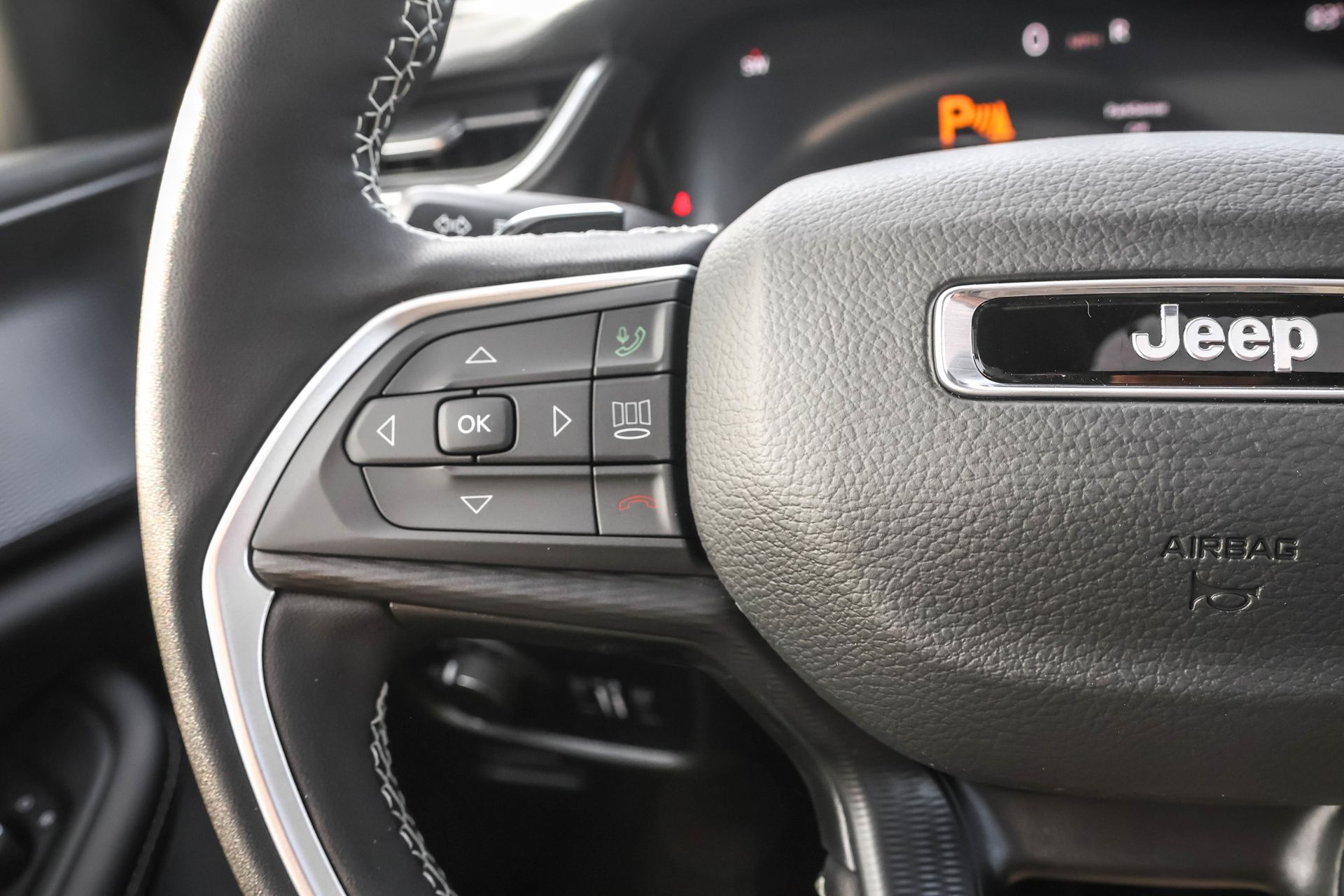 2025 JEEP GRAND CHEROKEE - Image 23