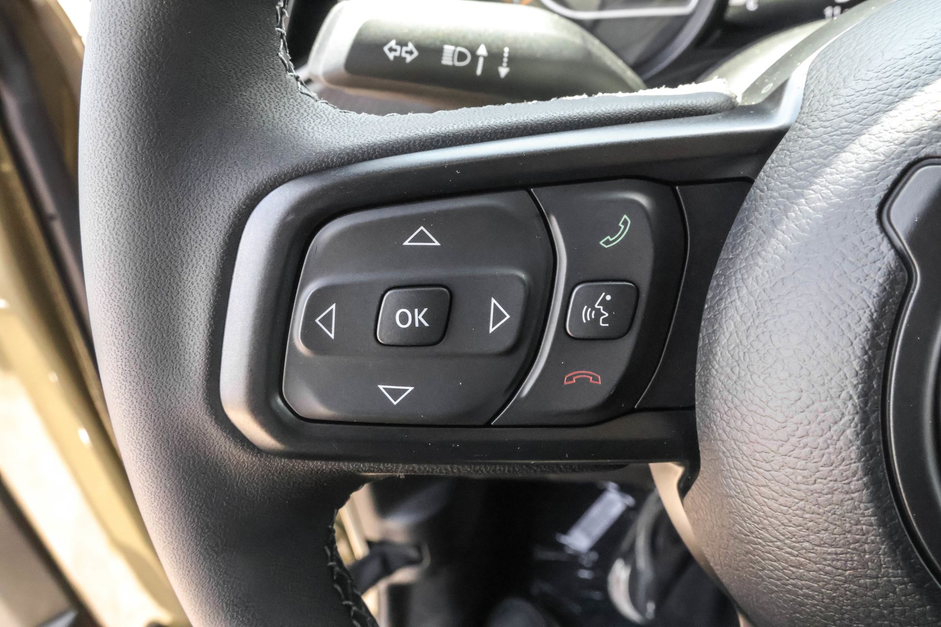 2025 JEEP GLADIATOR - Image 26