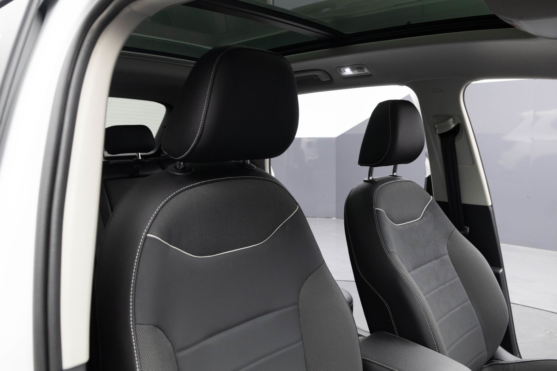 2023 VOLKSWAGEN TAOS - Image 38