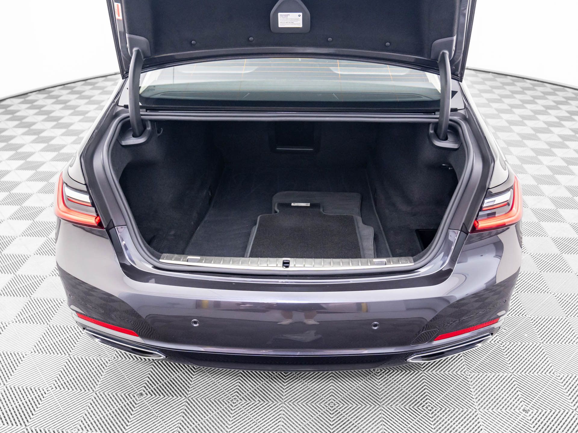 2022 BMW 7-Series 750i xDrive photo