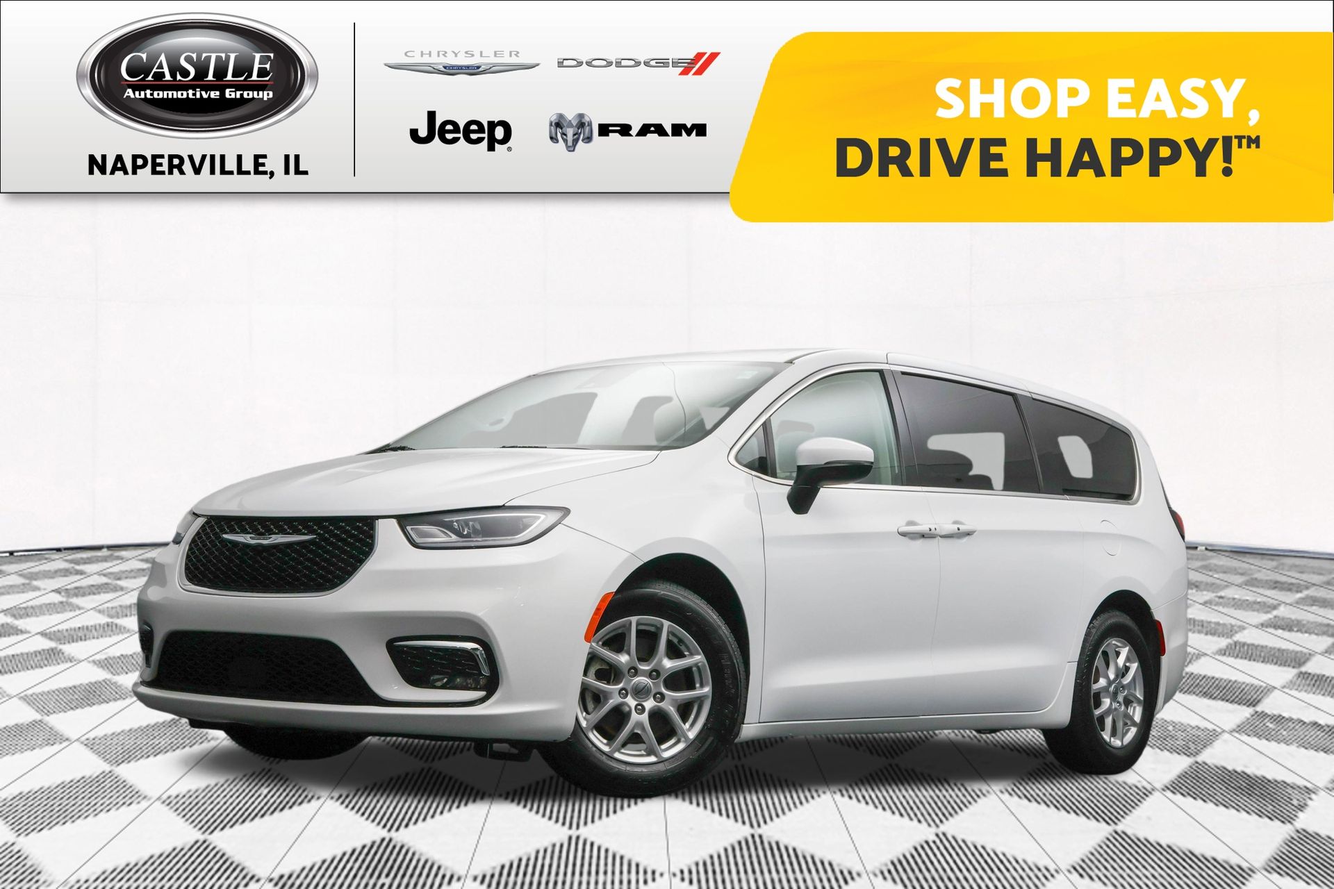 2023 Chrysler Pacifica Touring L's photo