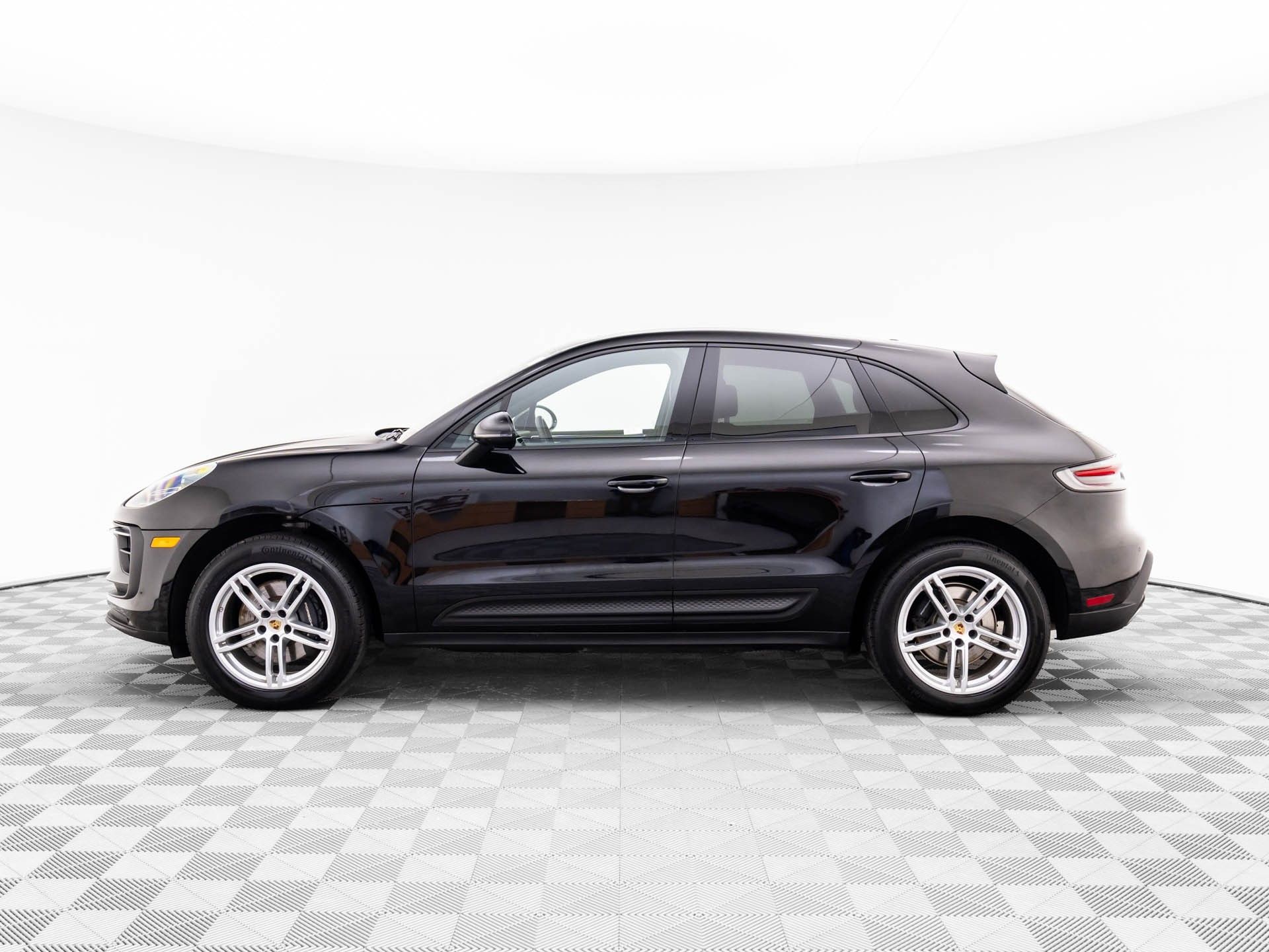 2024 Porsche Macan  photo