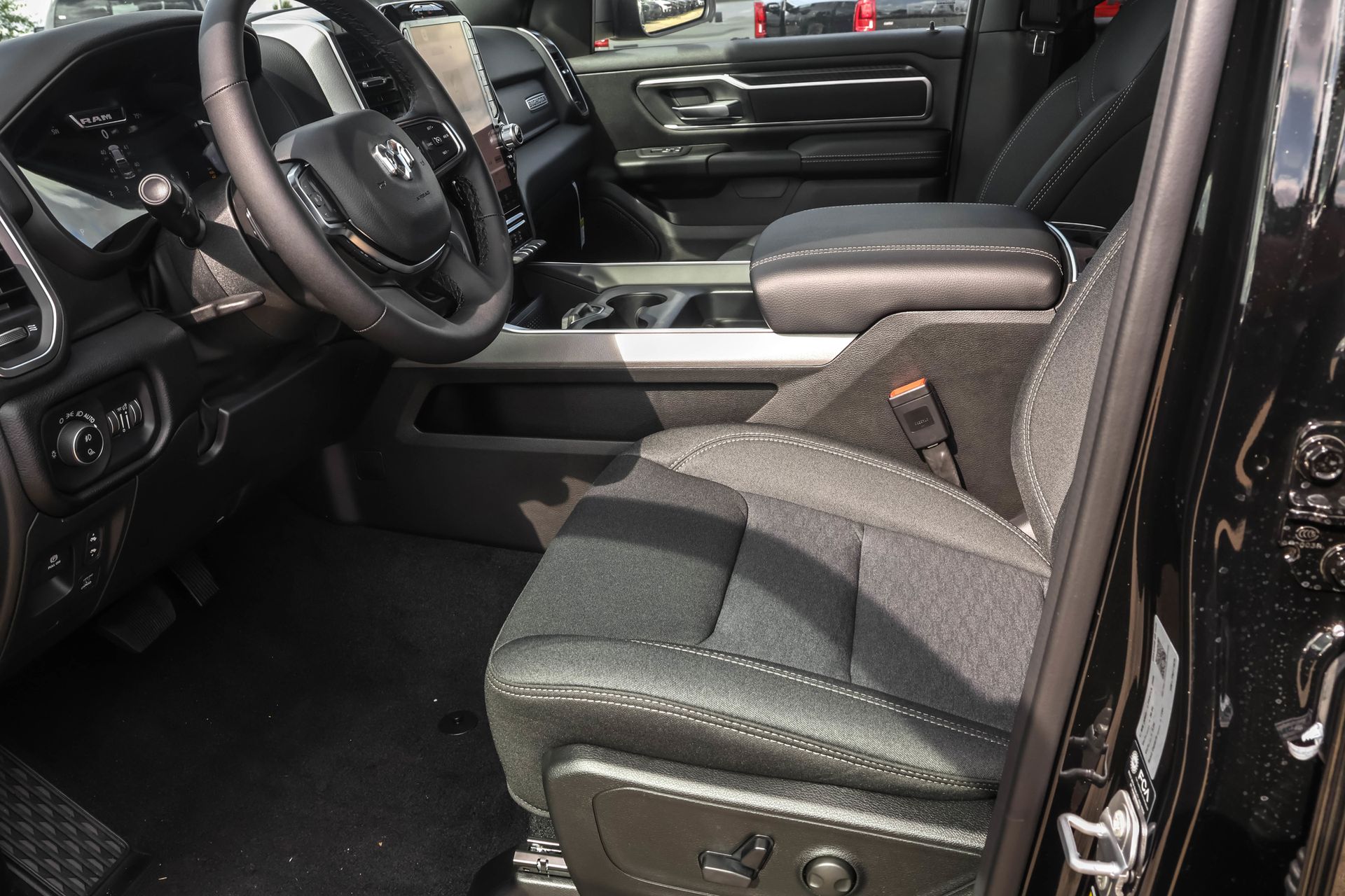 2026 RAM 1500 - Image 4