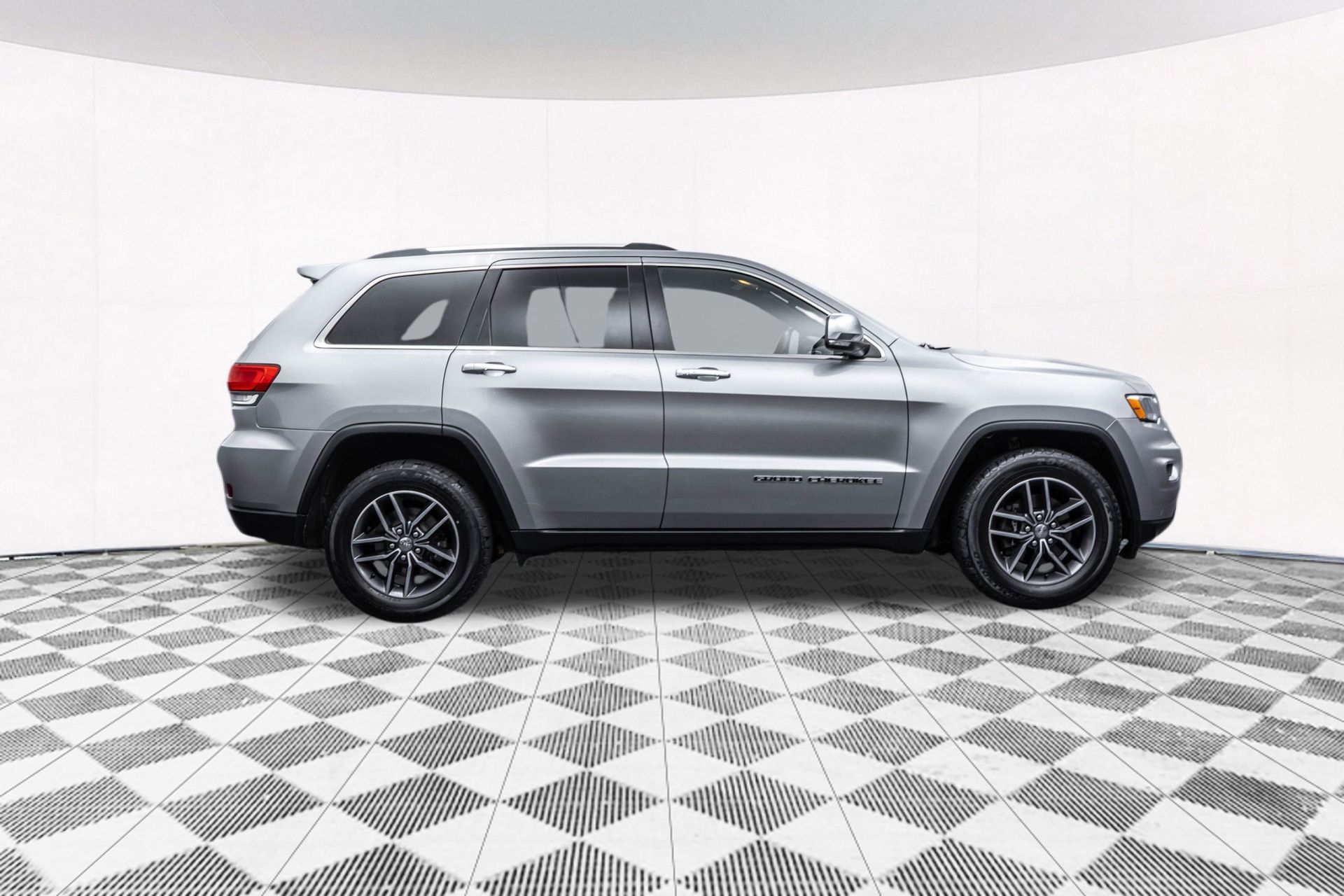 2018 JEEP GRAND CHEROKEE - Image 13