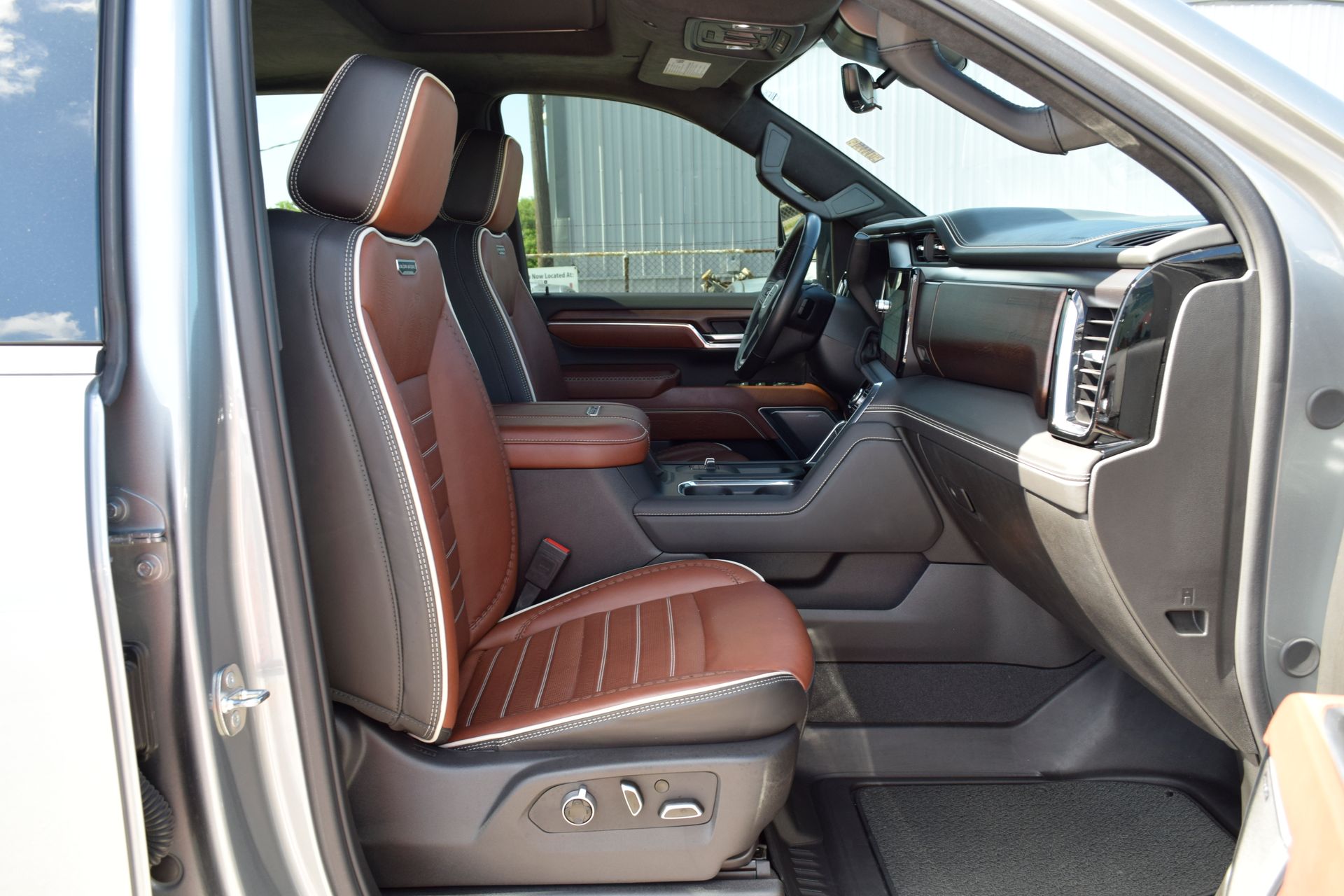 2024 GMC Sierra 2500HD Denali Ultimate Silver at EAG Ford Navasota