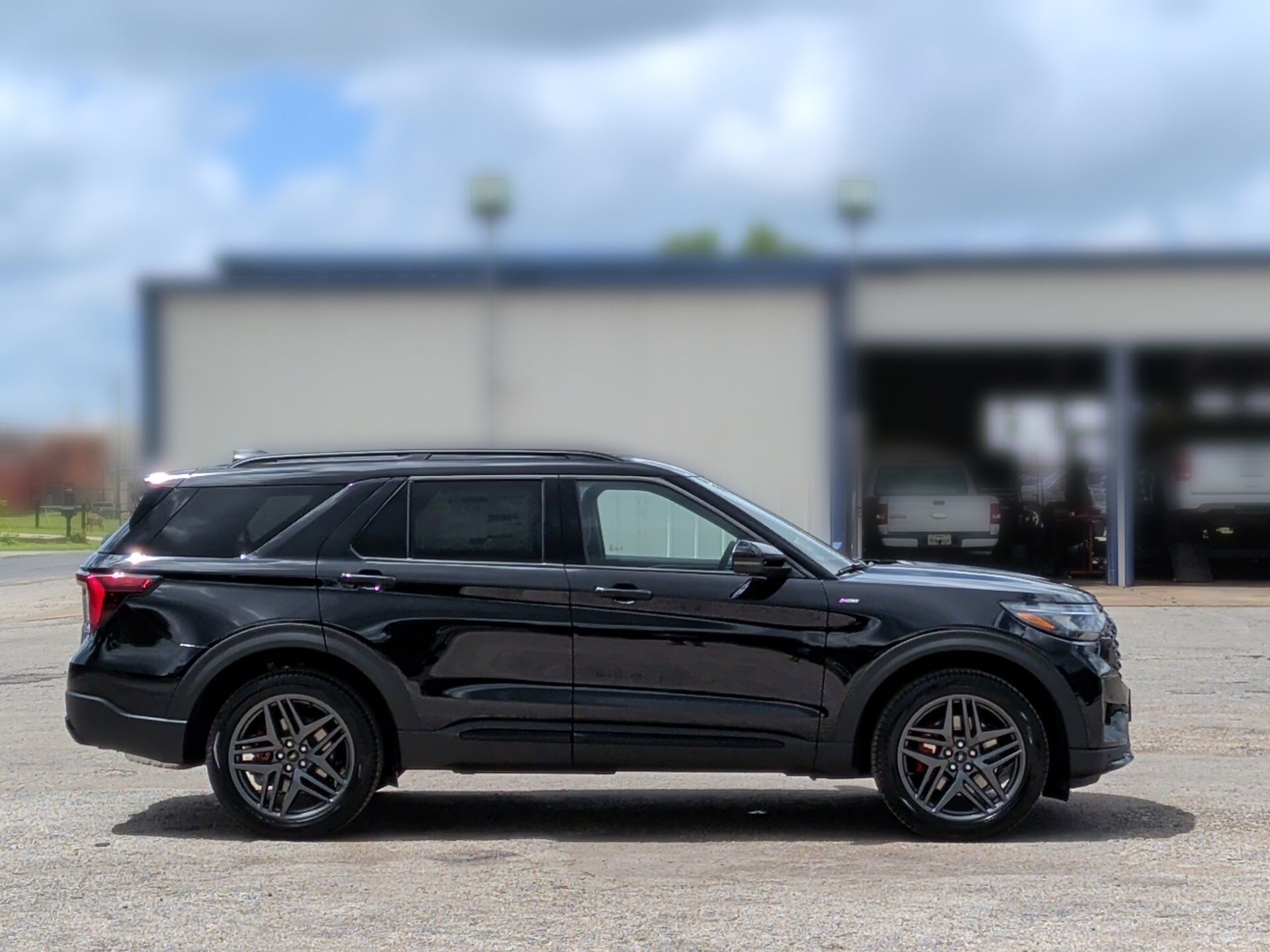 2026 Ford Explorer ST-Line - 6