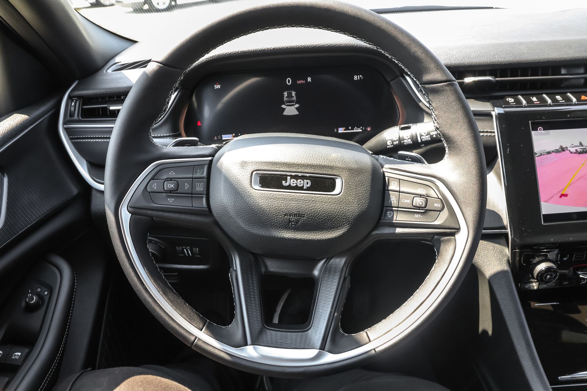 2025 JEEP GRAND CHEROKEE - Image 26