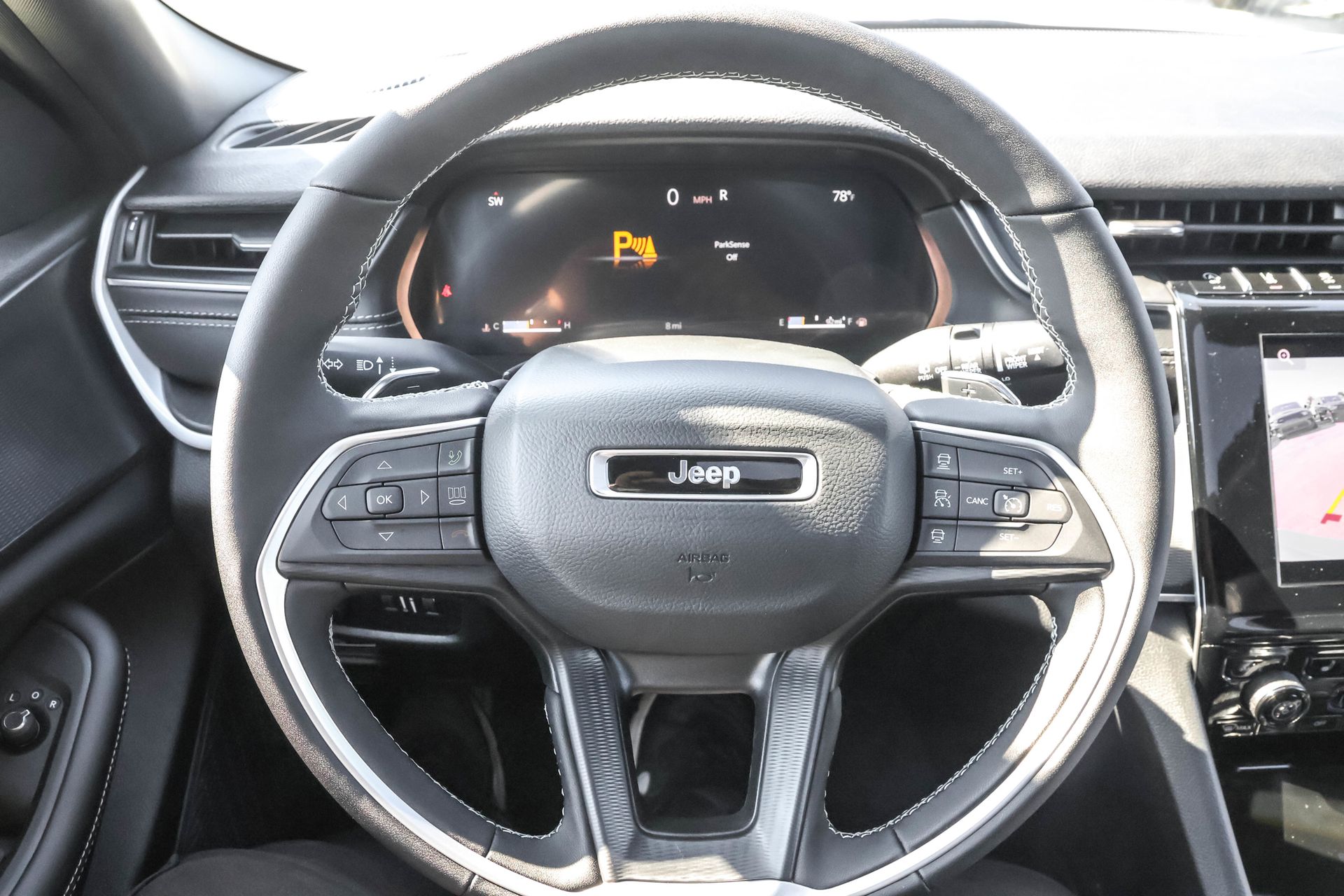 2025 JEEP GRAND CHEROKEE - Image 27