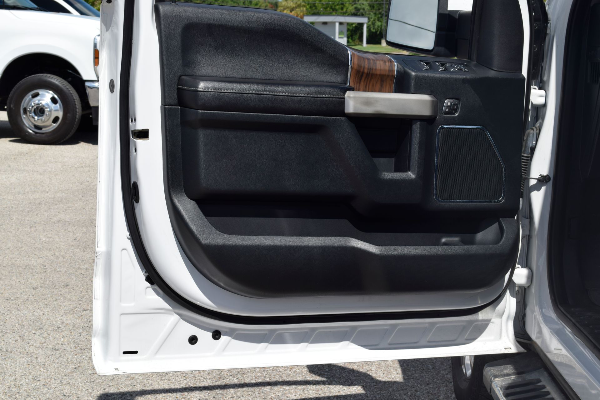 2020 Ford F-150 Lariat White at Community Kia