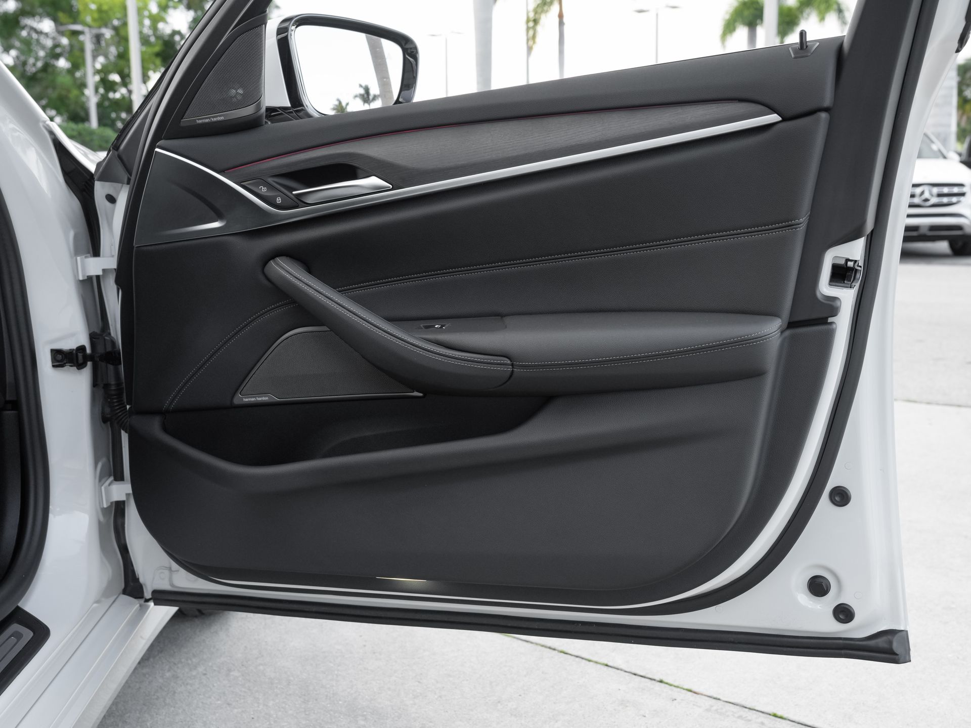 2023 BMW 5 Series 540i - Photo 38