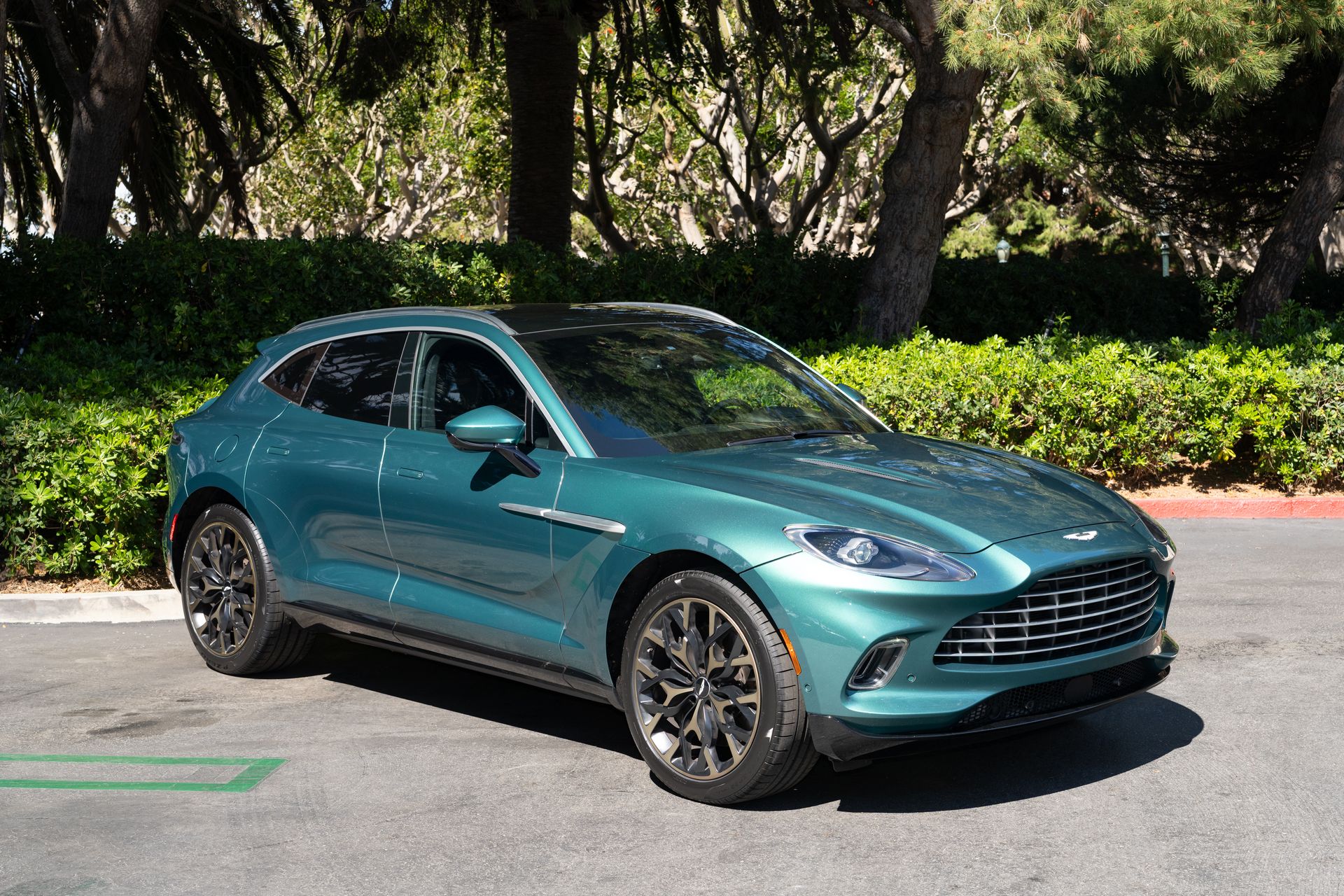 /2021 Aston-Martin DBX