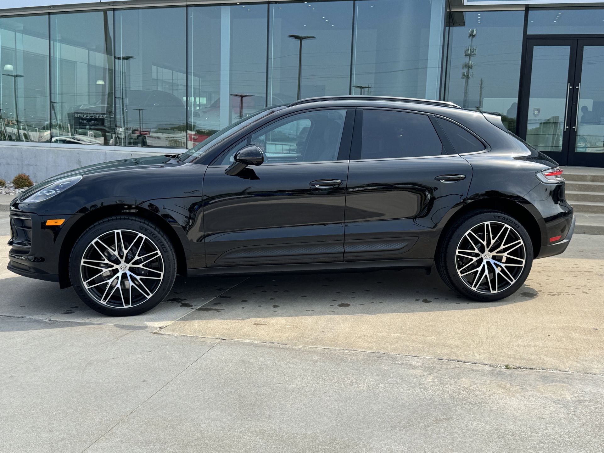 View vehicle photo 2