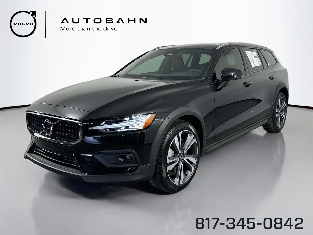 Onyx Black Metallic 2026 Volvo V60 Cross Country B5 Plus AWD Wagon All-Wheel Drive Automatic