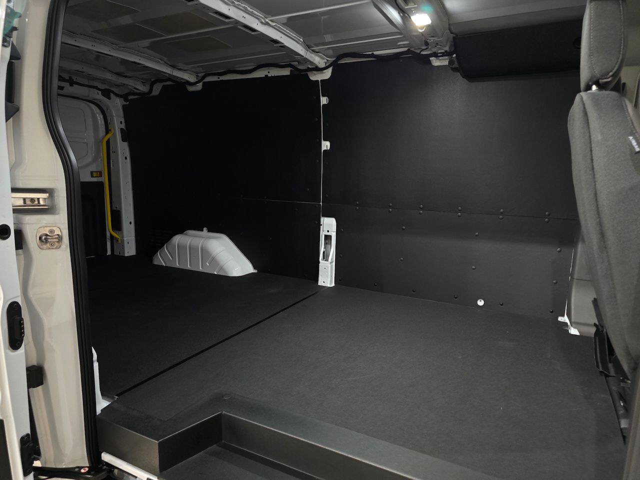 2025 Ford Transit Van Base - Photo 10