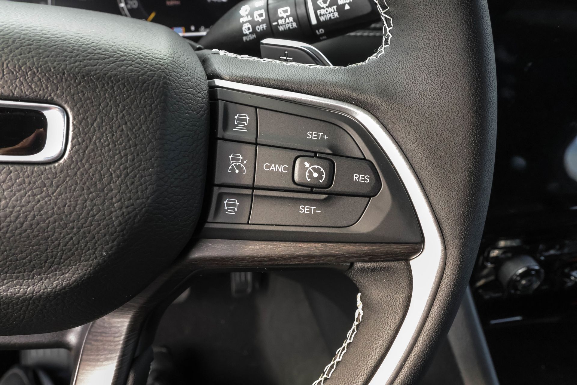 2025 JEEP GRAND CHEROKEE L - Image 26