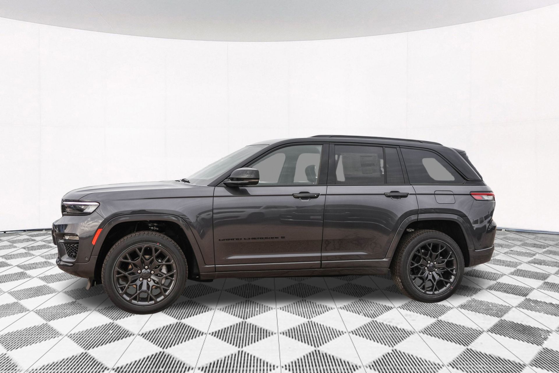 2025 JEEP GRAND CHEROKEE - Image 11