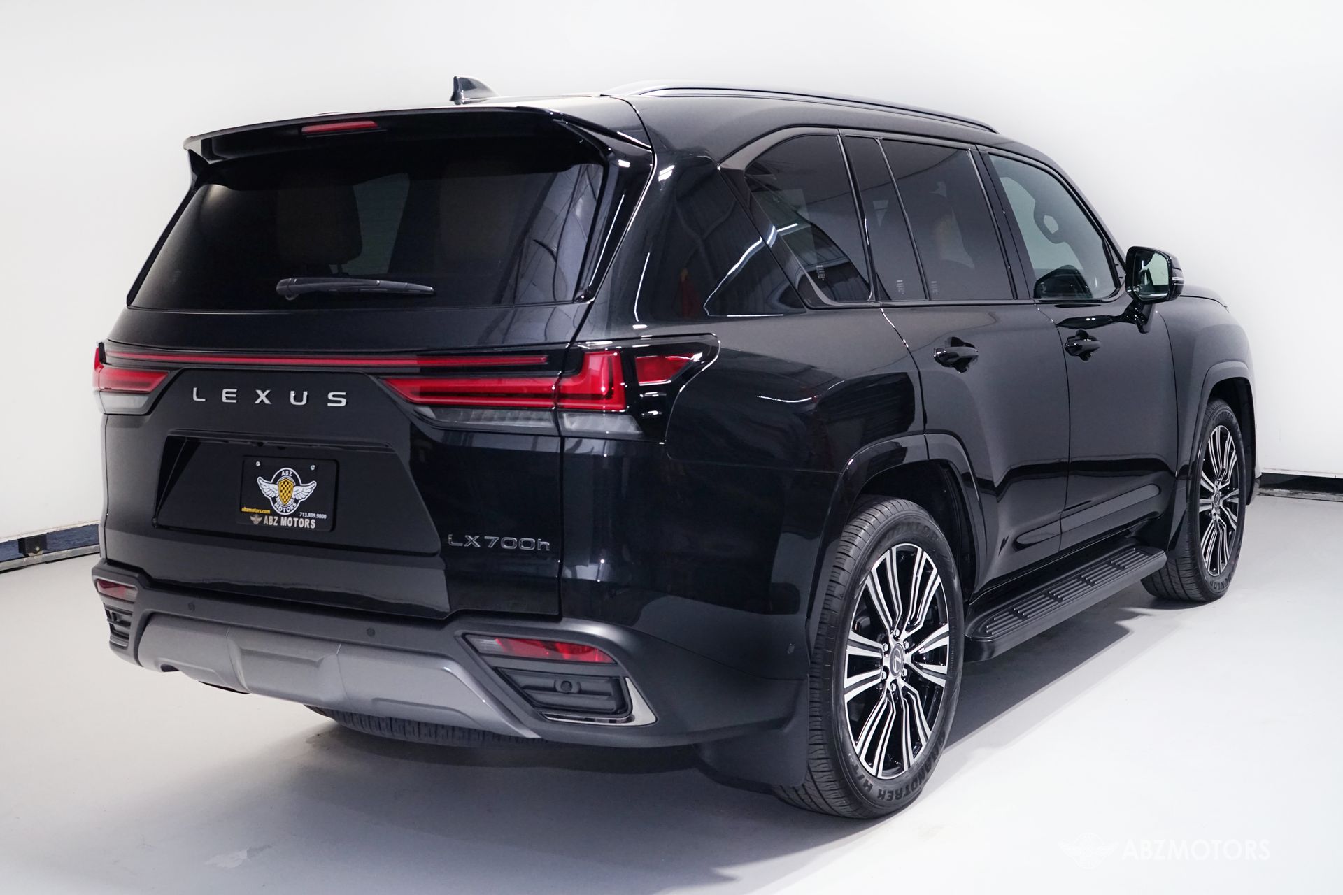 View vehicle photo 5