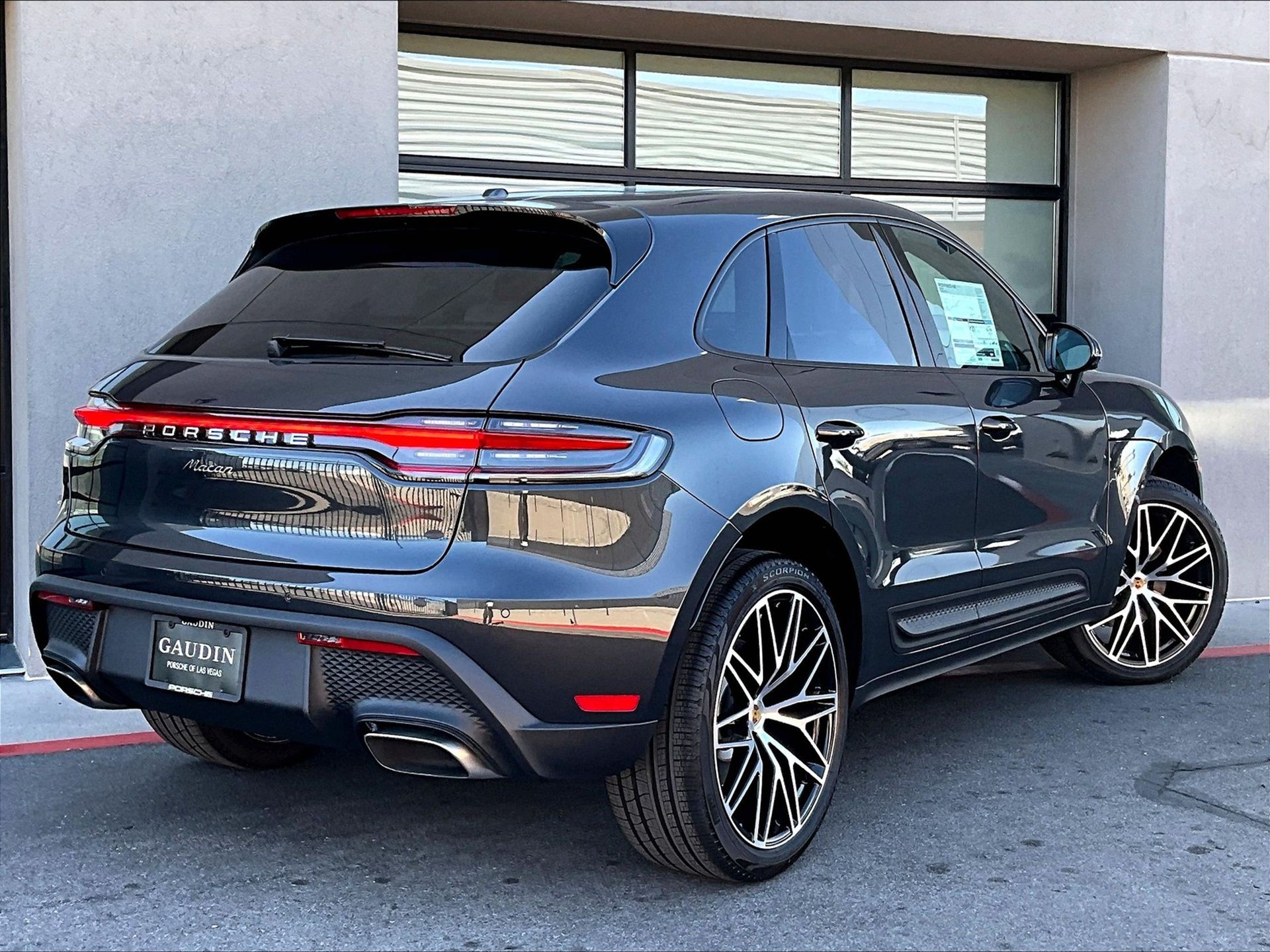 2025 Macan picture #5