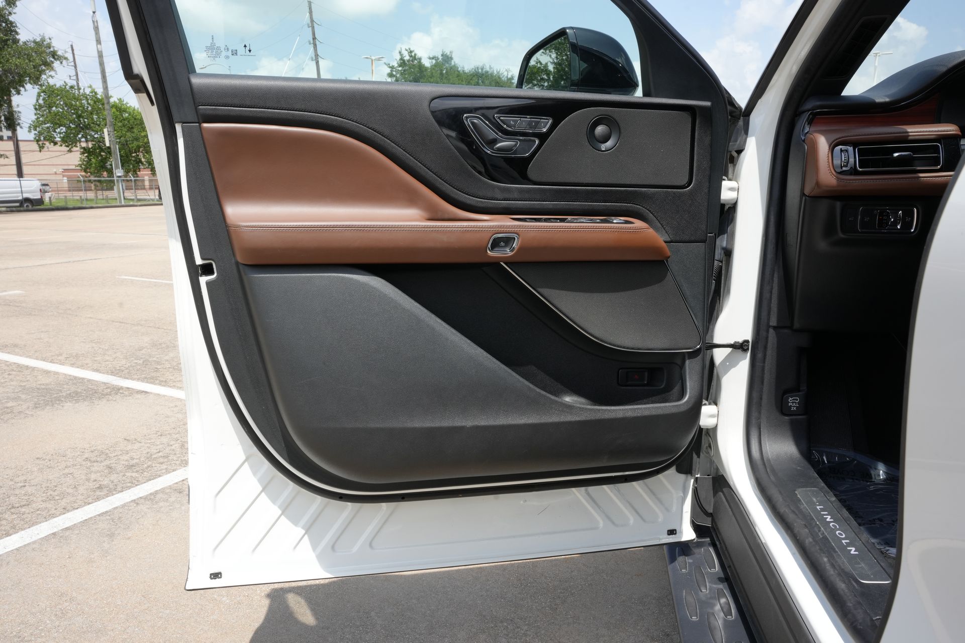 2023 Lincoln Aviator Reserve White at Genesis of Spring