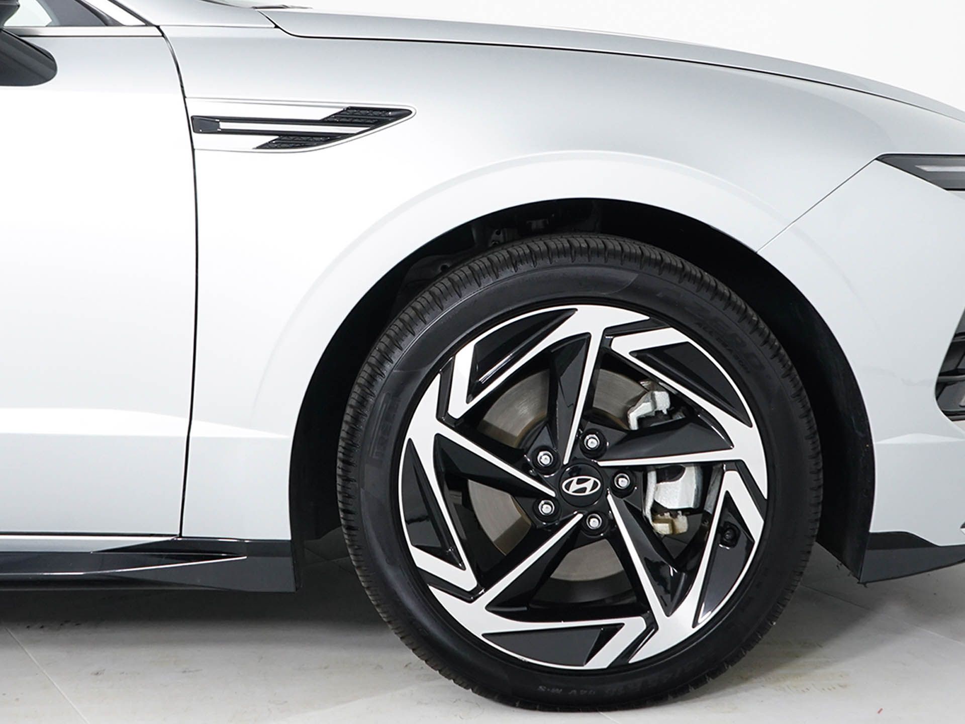 2025 Hyundai Sonata SEL - Photo 16
