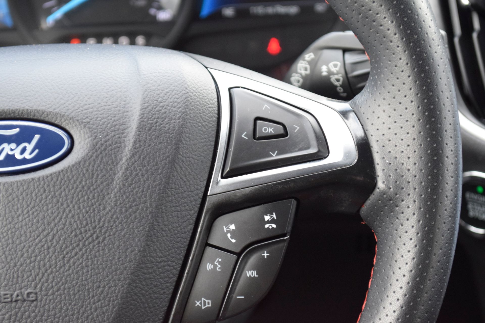 2024 Ford Edge ST Line - 9